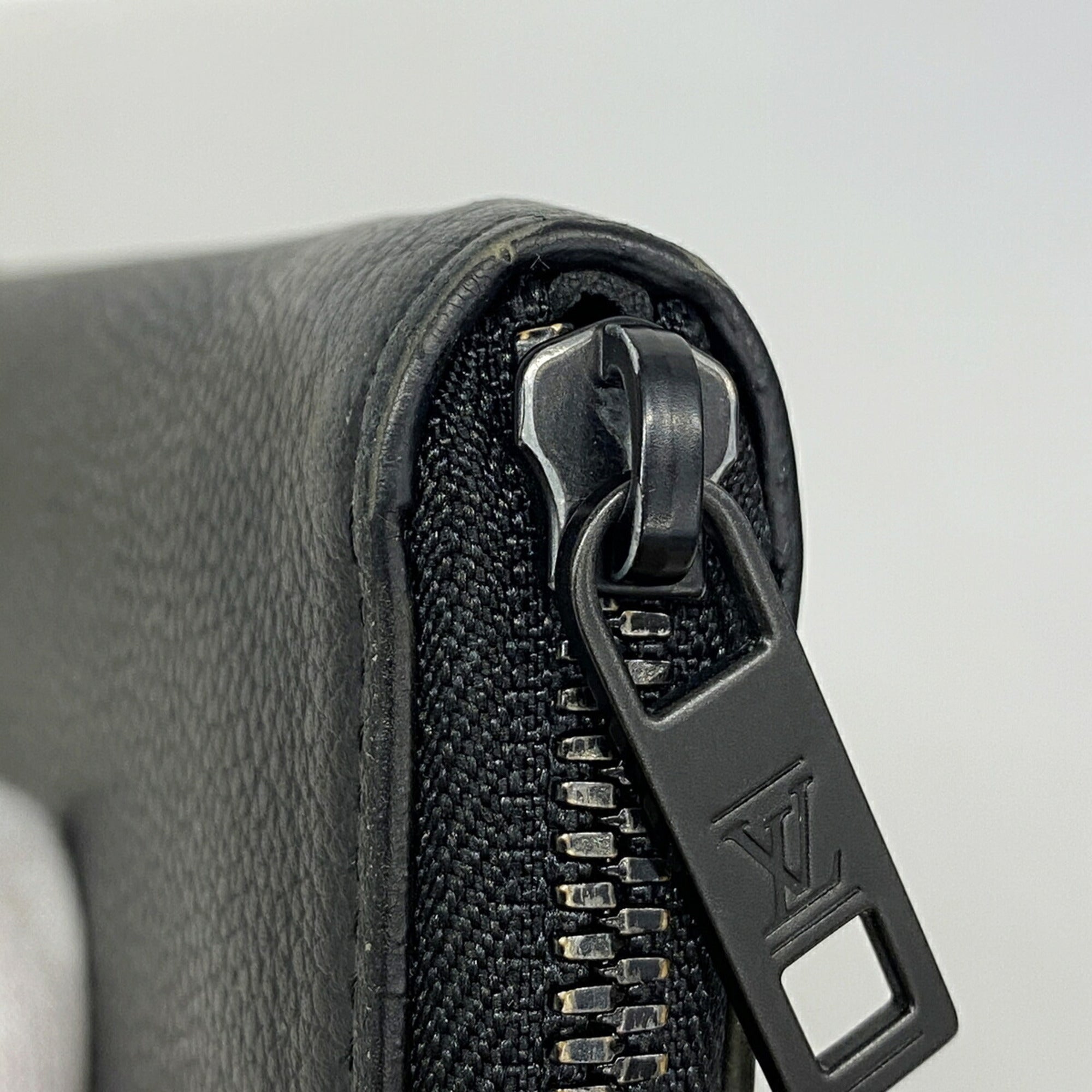 Louis Vuitton Noir Long Wallet (Bi-Fold) (Pre-Owned)