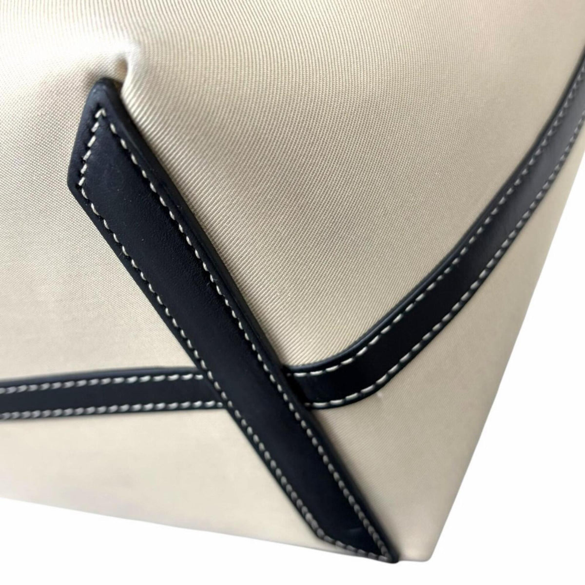 Burberry Beige Canvas Leather Pouch Tote Bag (Pre-Owned)