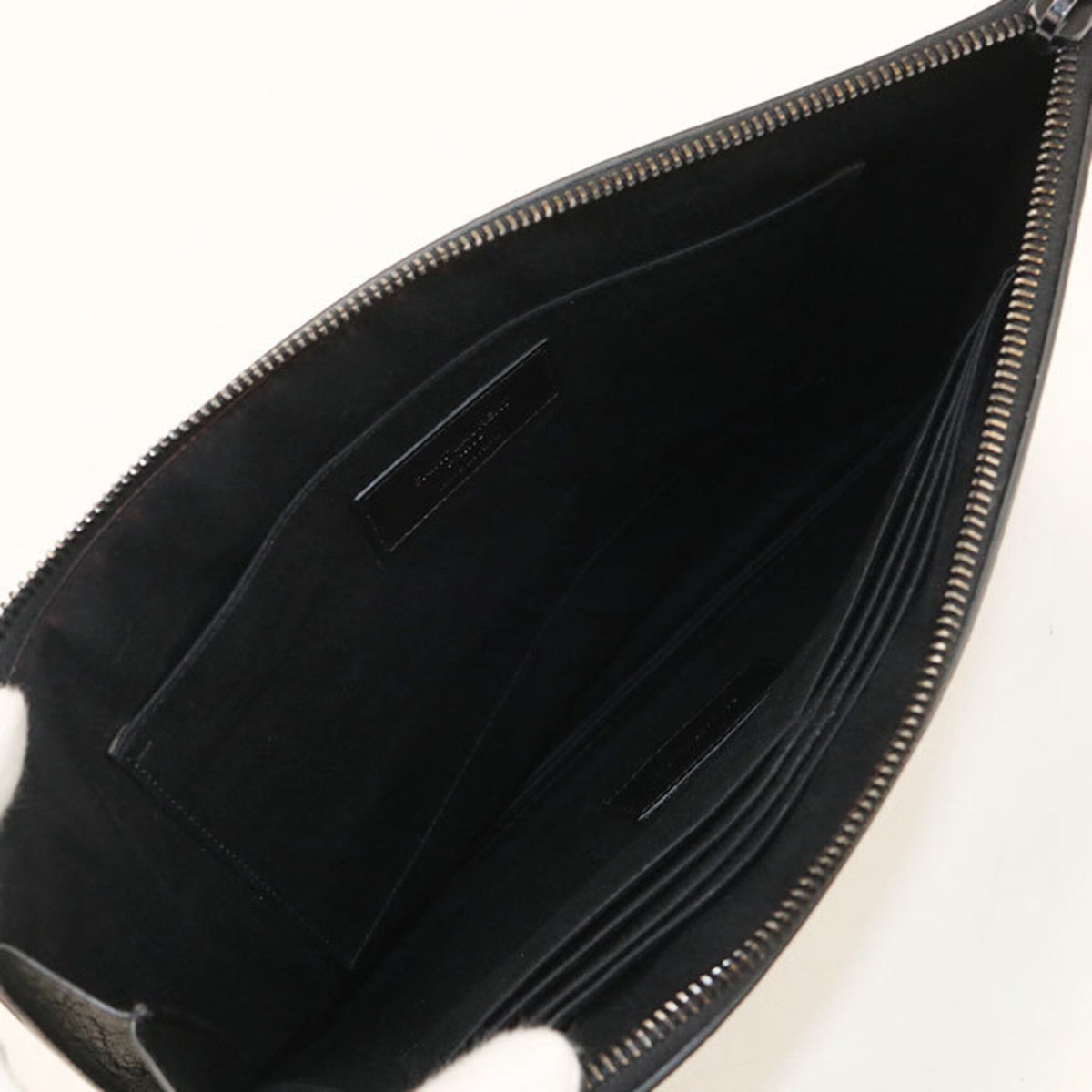 Saint Laurent Black Leather Clutch Bag (Pre-Owned)