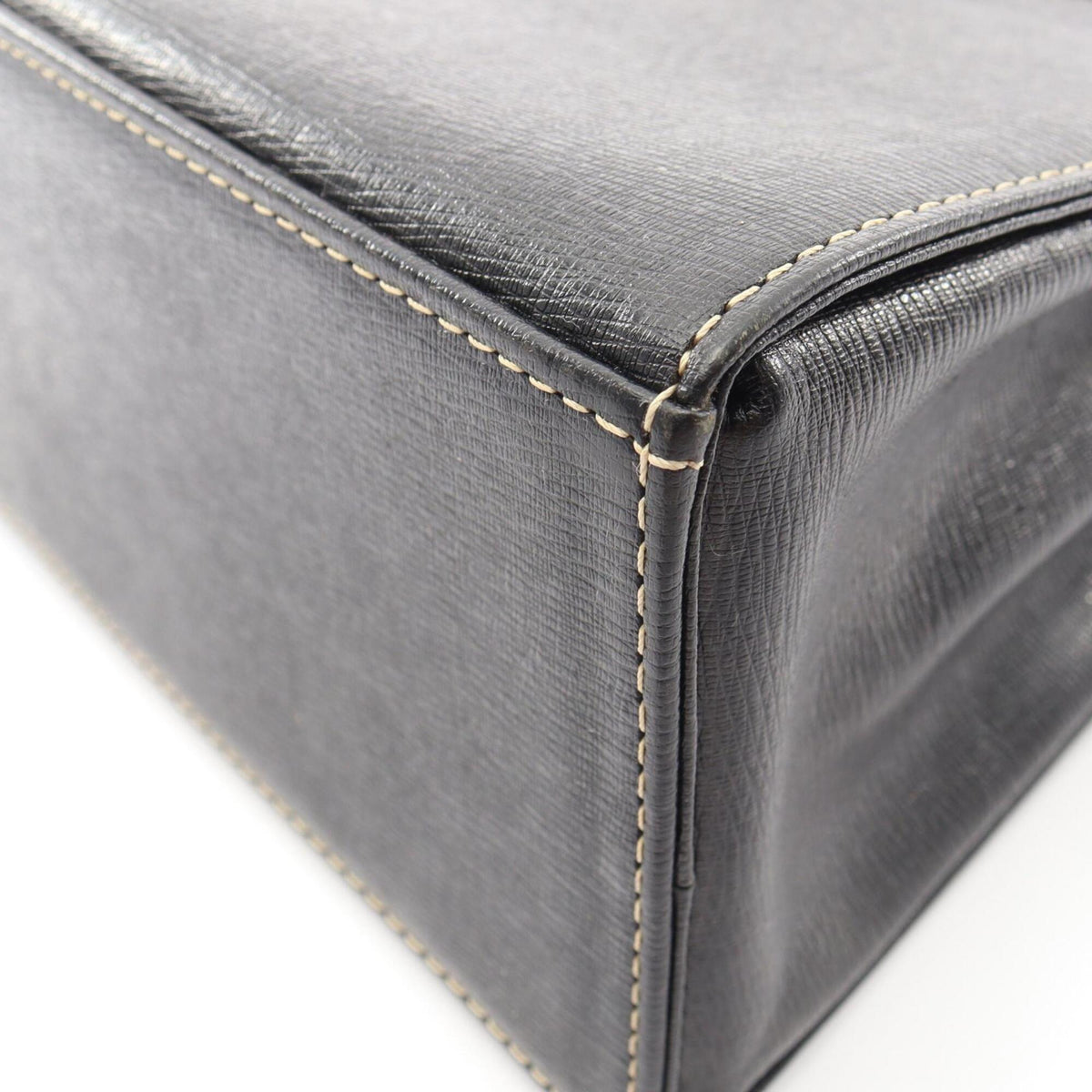 Burberry Black Leather Handbag (Pre-Owned)