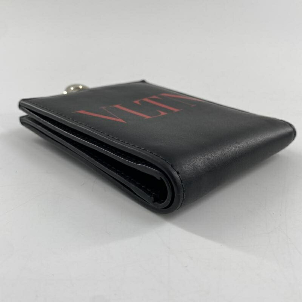 Valentino Garavani Black Leather Chain/Shoulder Wallet (Pre-Owned)