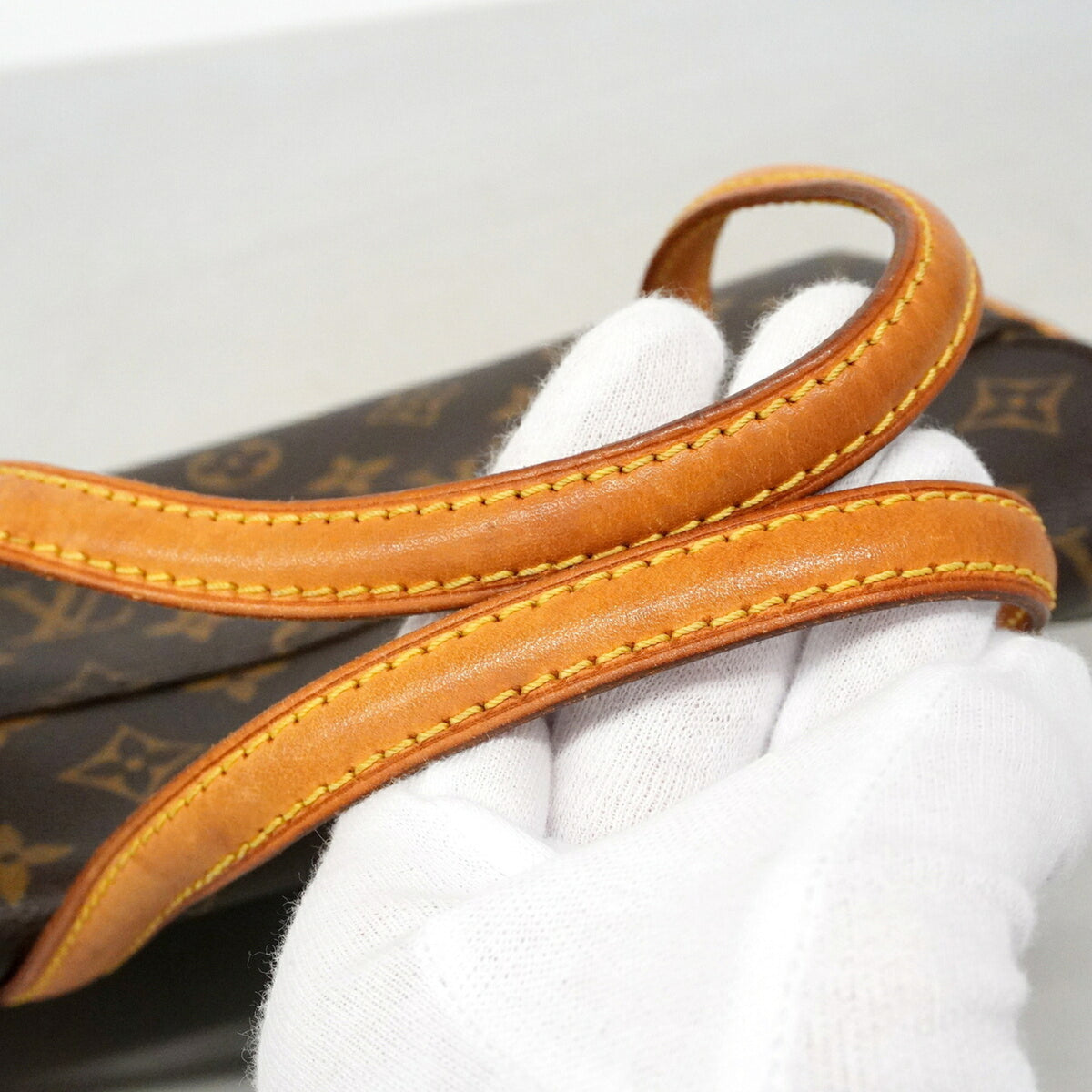 Louis Vuitton Brown Handbag (Pre-Owned)