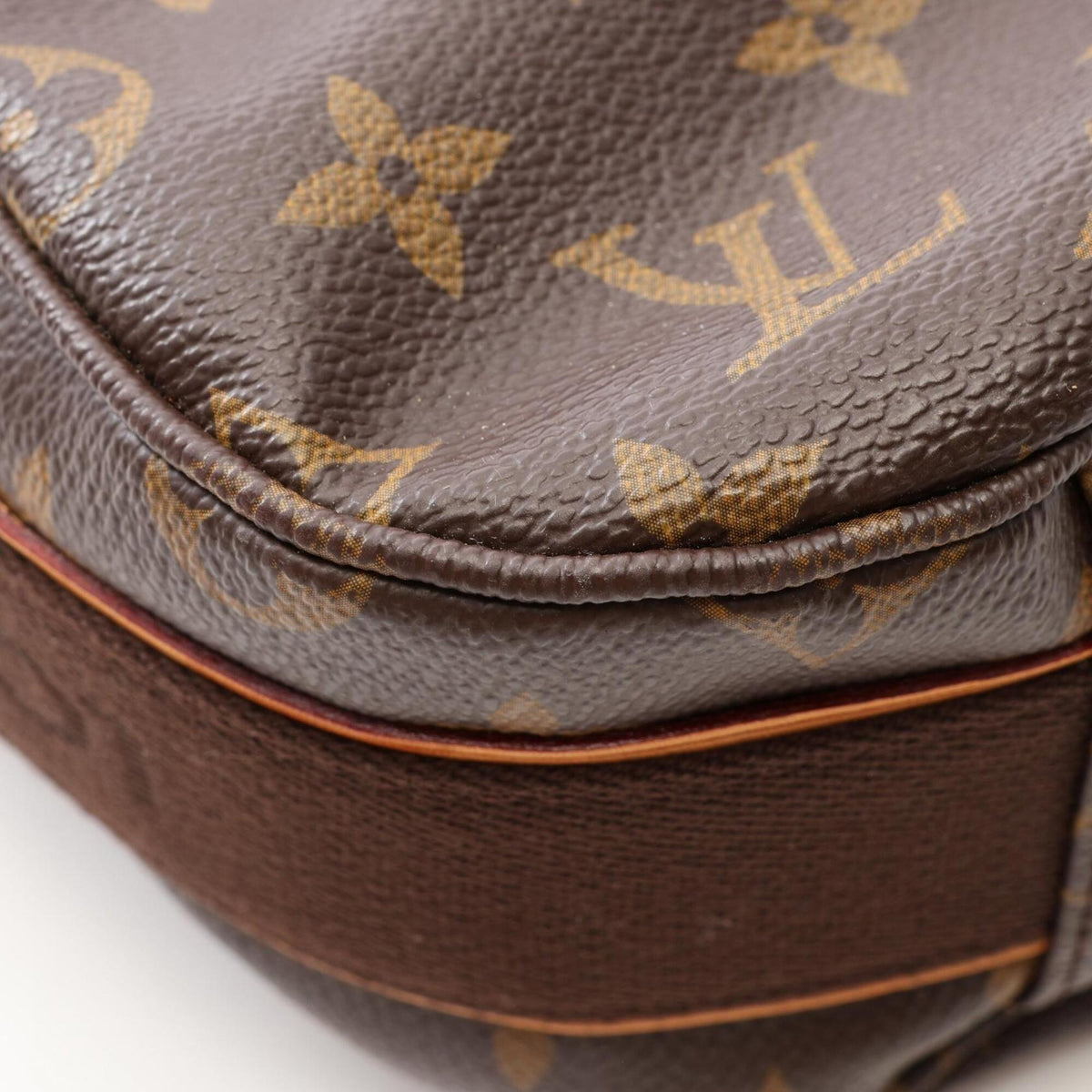 Louis Vuitton Brown Monogram Monogram Shoulder Bag (Pre-Owned)