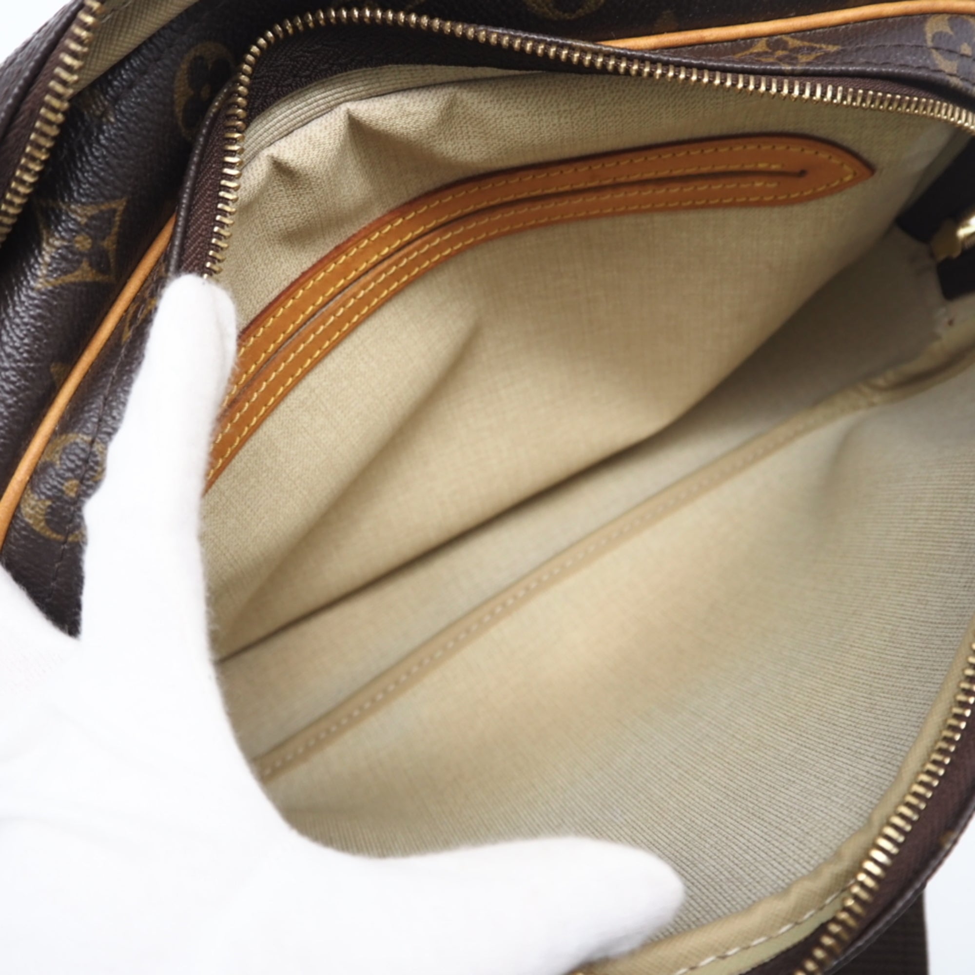 Louis Vuitton Brown Coated Canvas Leather Shoulder Bag (Pre-Owned)