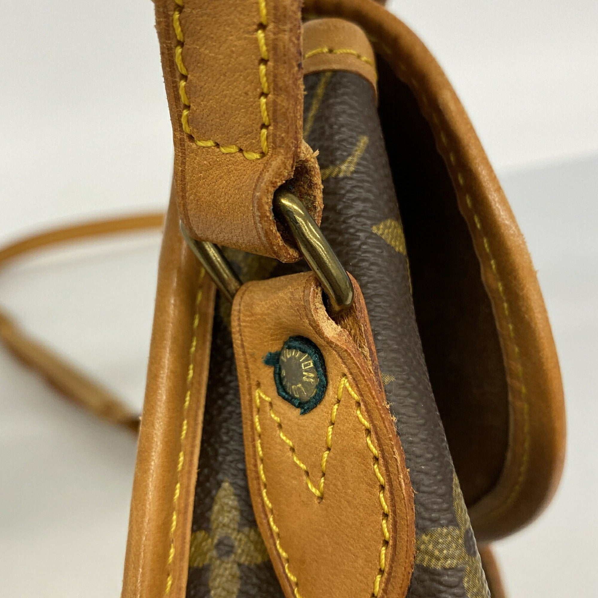 Louis Vuitton Brown Shoulder Bag (Pre-Owned)