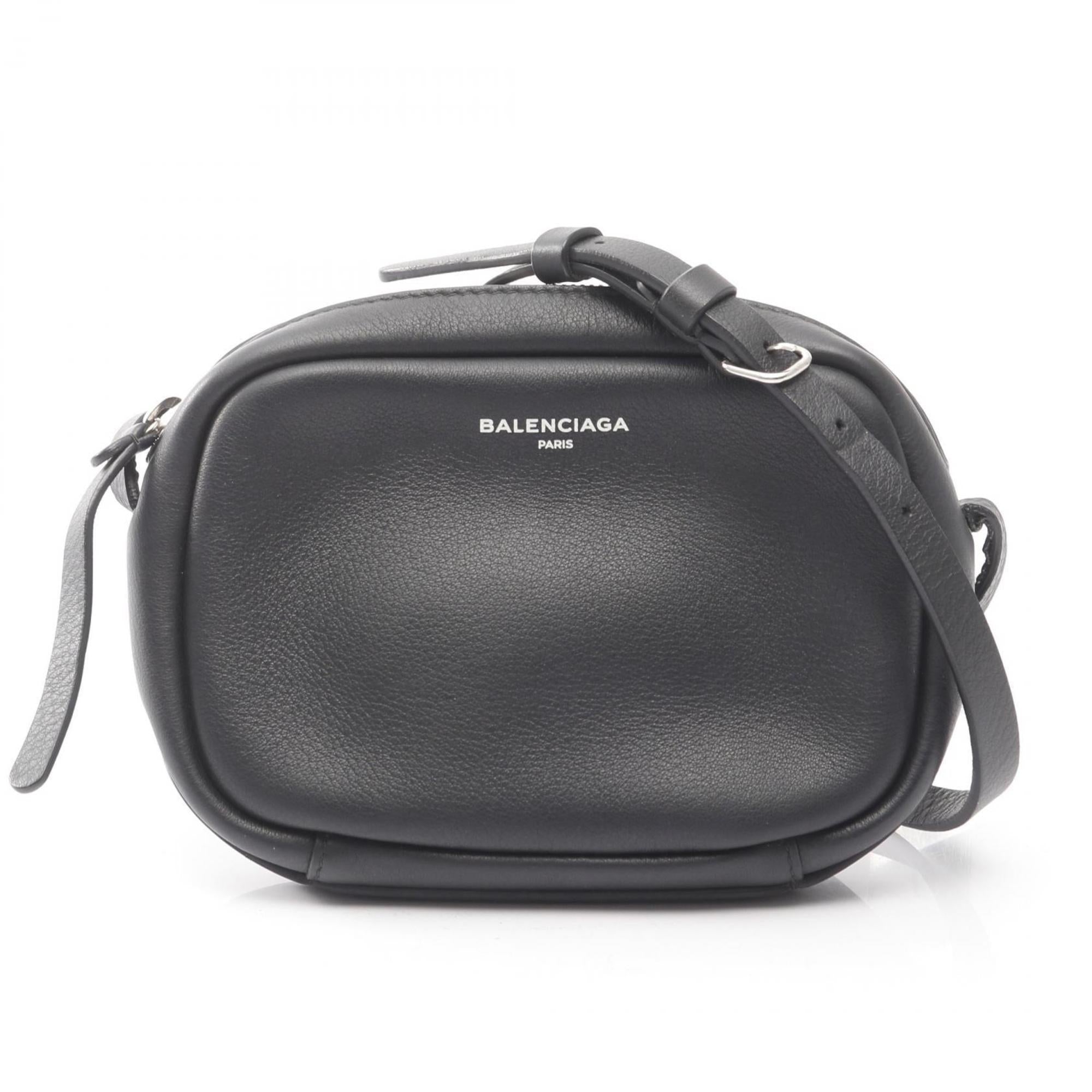 Balenciaga Black Leather Shoulder Bag (Pre-Owned)