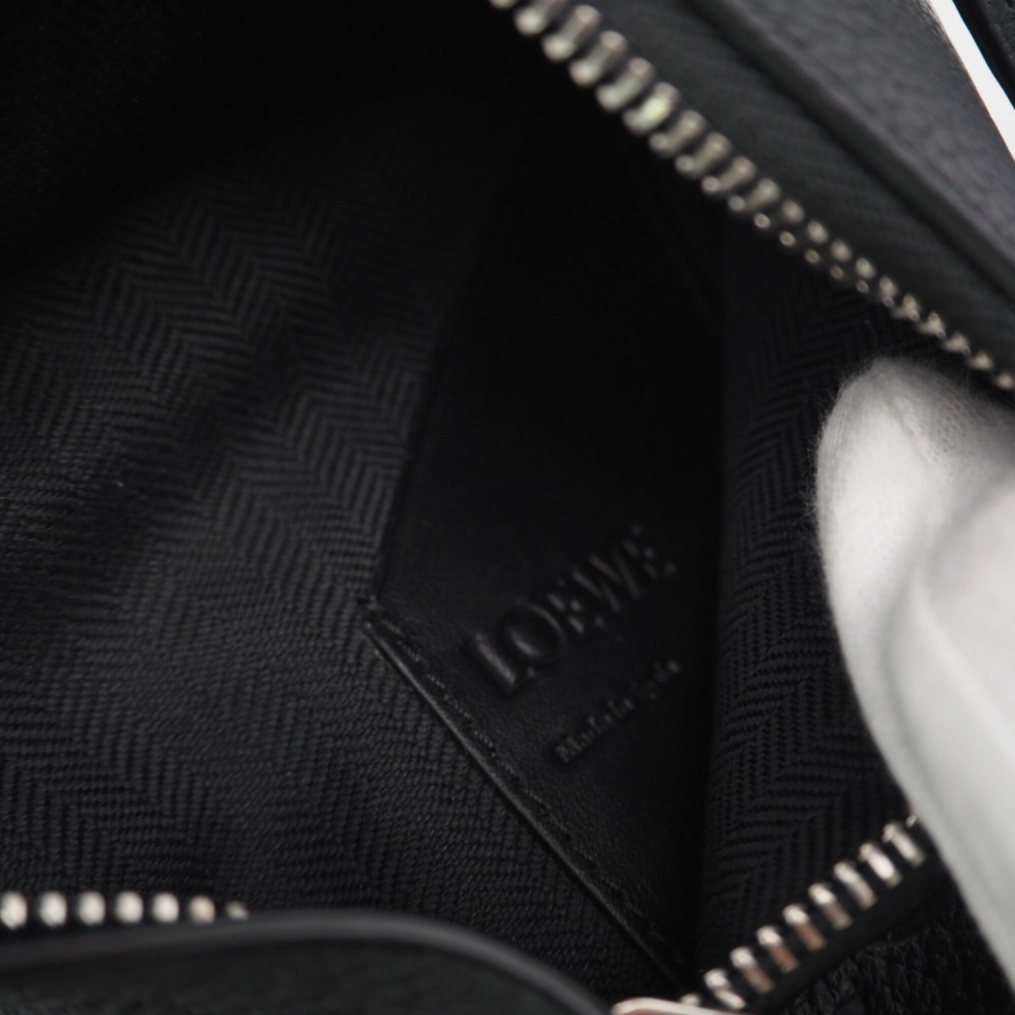 Loewe Black Leather Shoulder Bag Sling Bag (Pre-Owned)