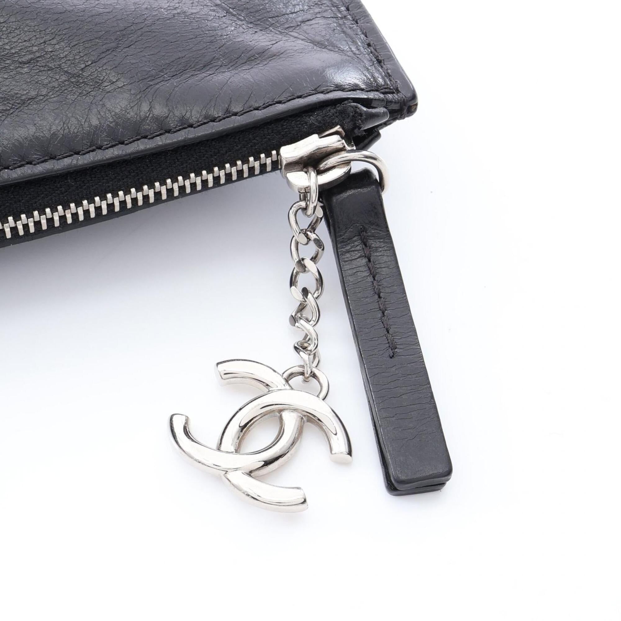 Chanel Black Leather Clutch Bag Handbag (Pre-Owned)