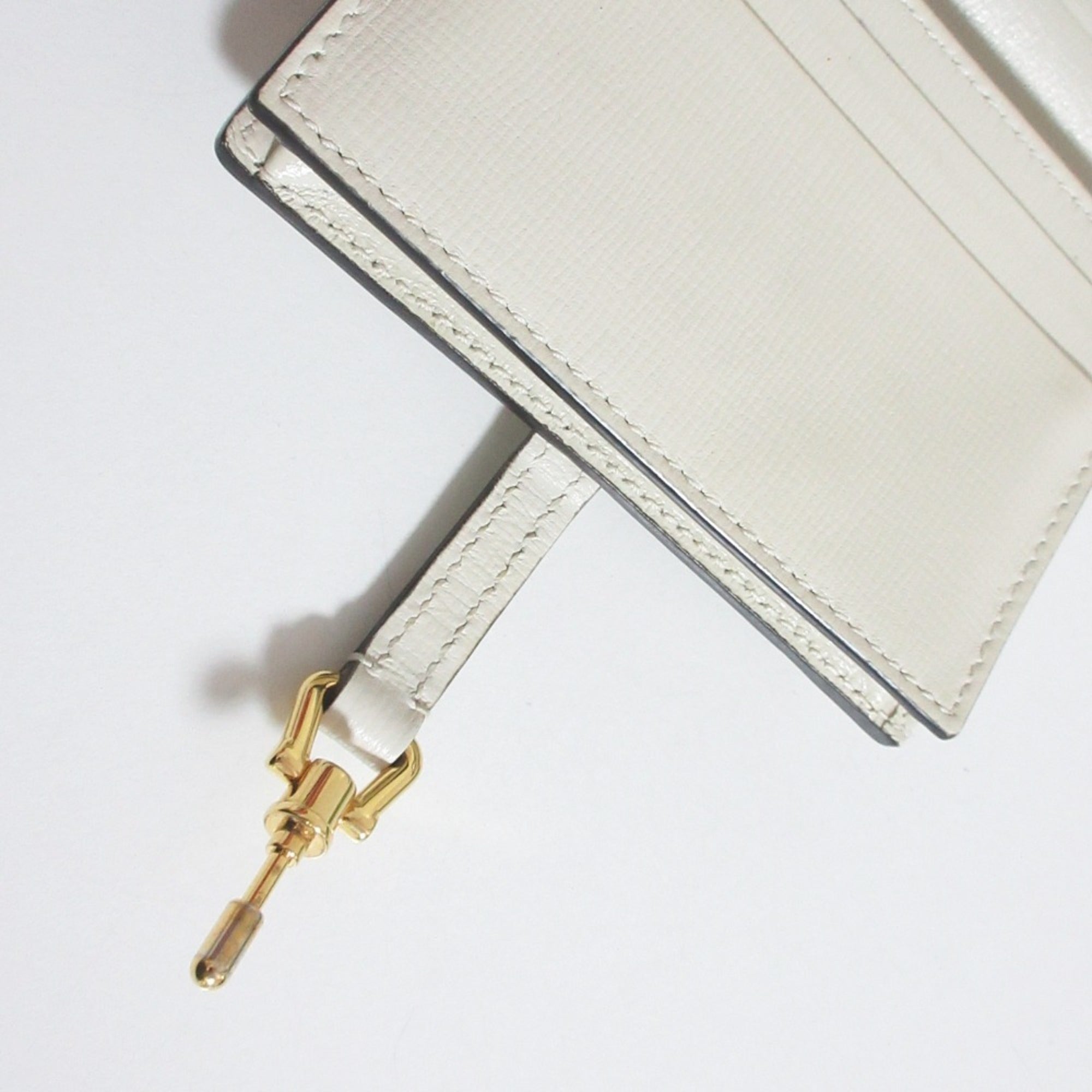 Gucci Grayish White Wallet (Bi-Fold) (Pre-Owned)