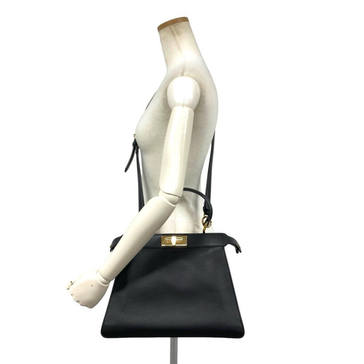 Fendi Black Leather Handbag (Pre-Owned)