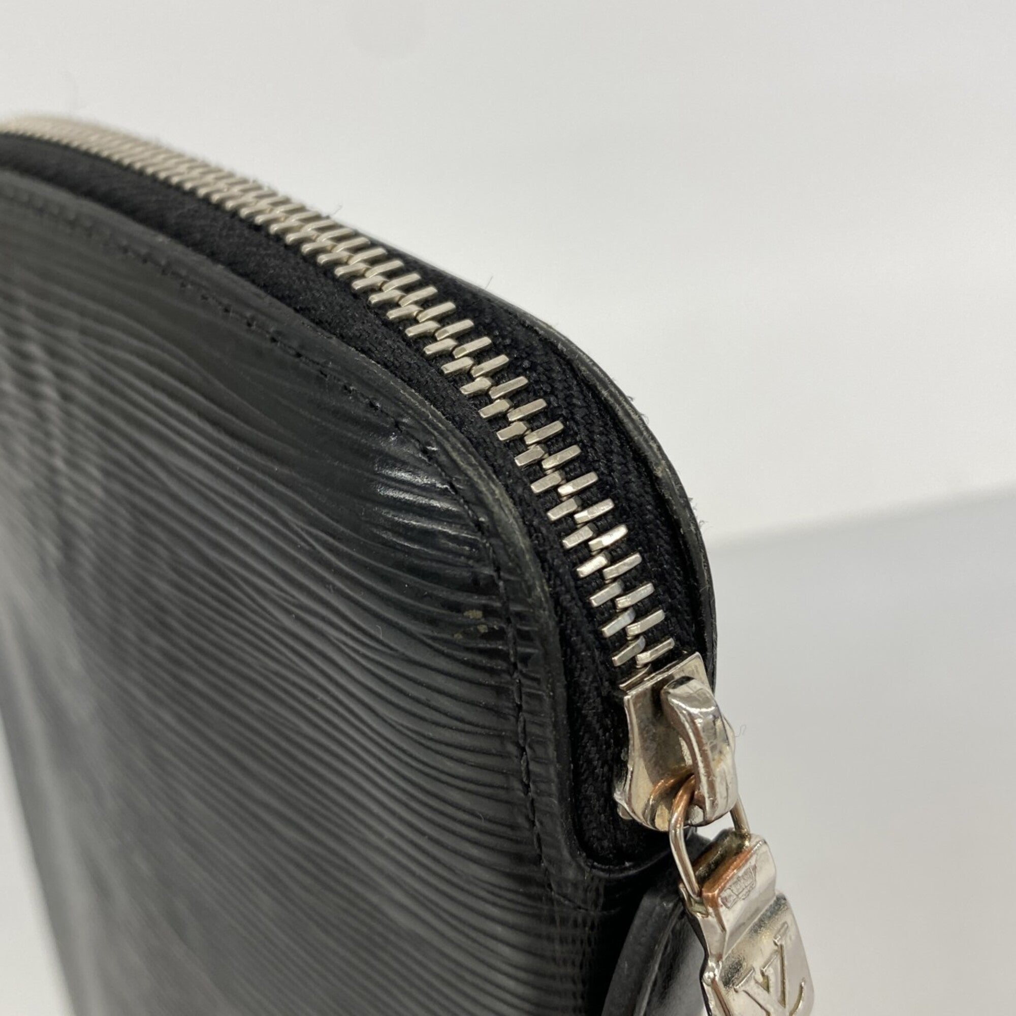 Louis Vuitton Noir Long Wallet (Bi-Fold) (Pre-Owned)