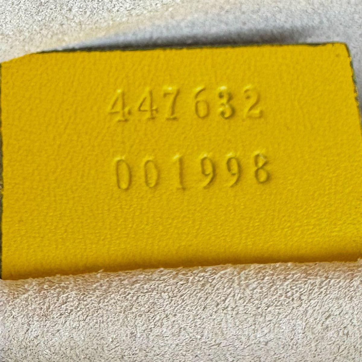 Gucci Gold Yellow Leather Metal Shoulder Bag (Pre-Owned)