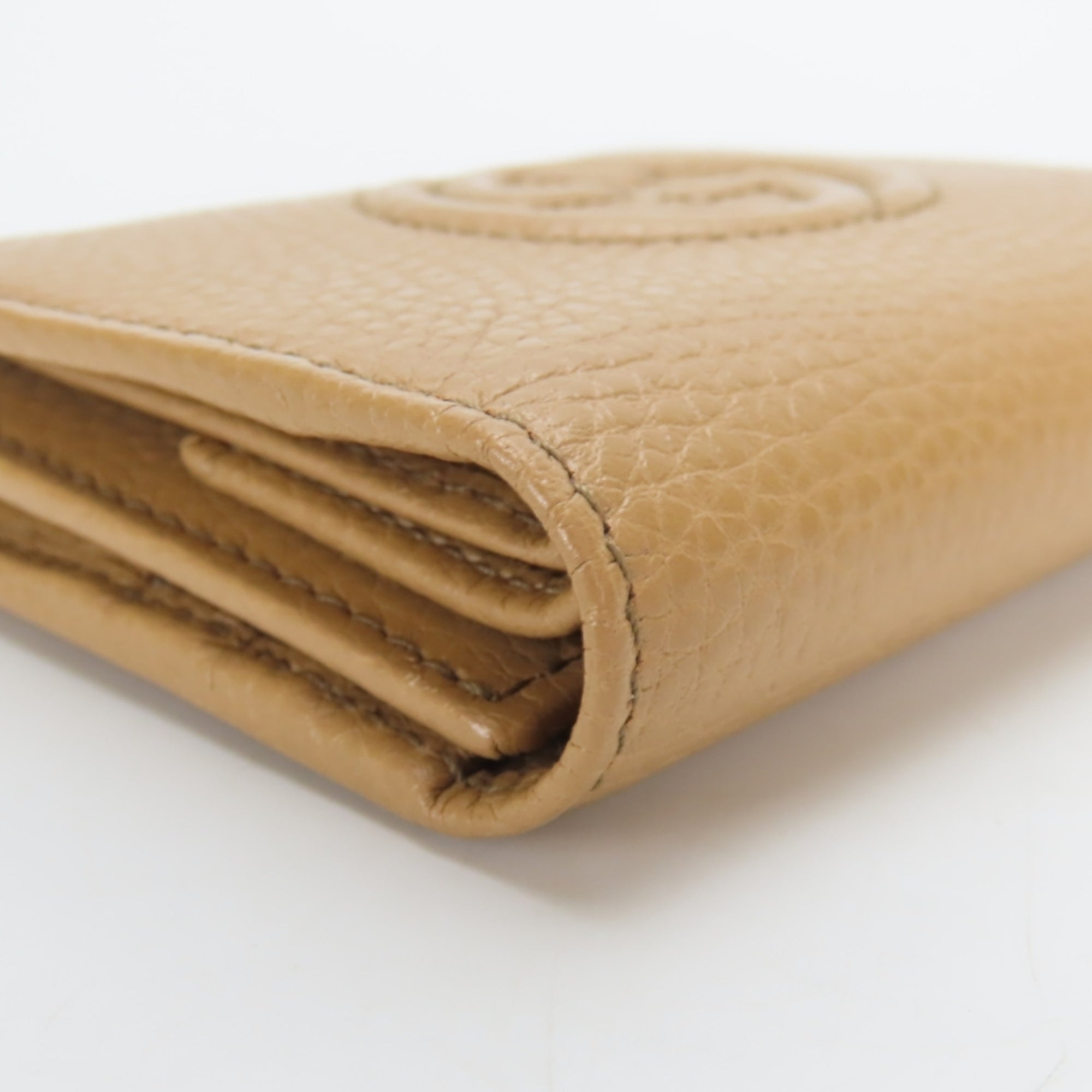 Gucci Beige Leather Wallet (Tri-Fold) (Pre-Owned)