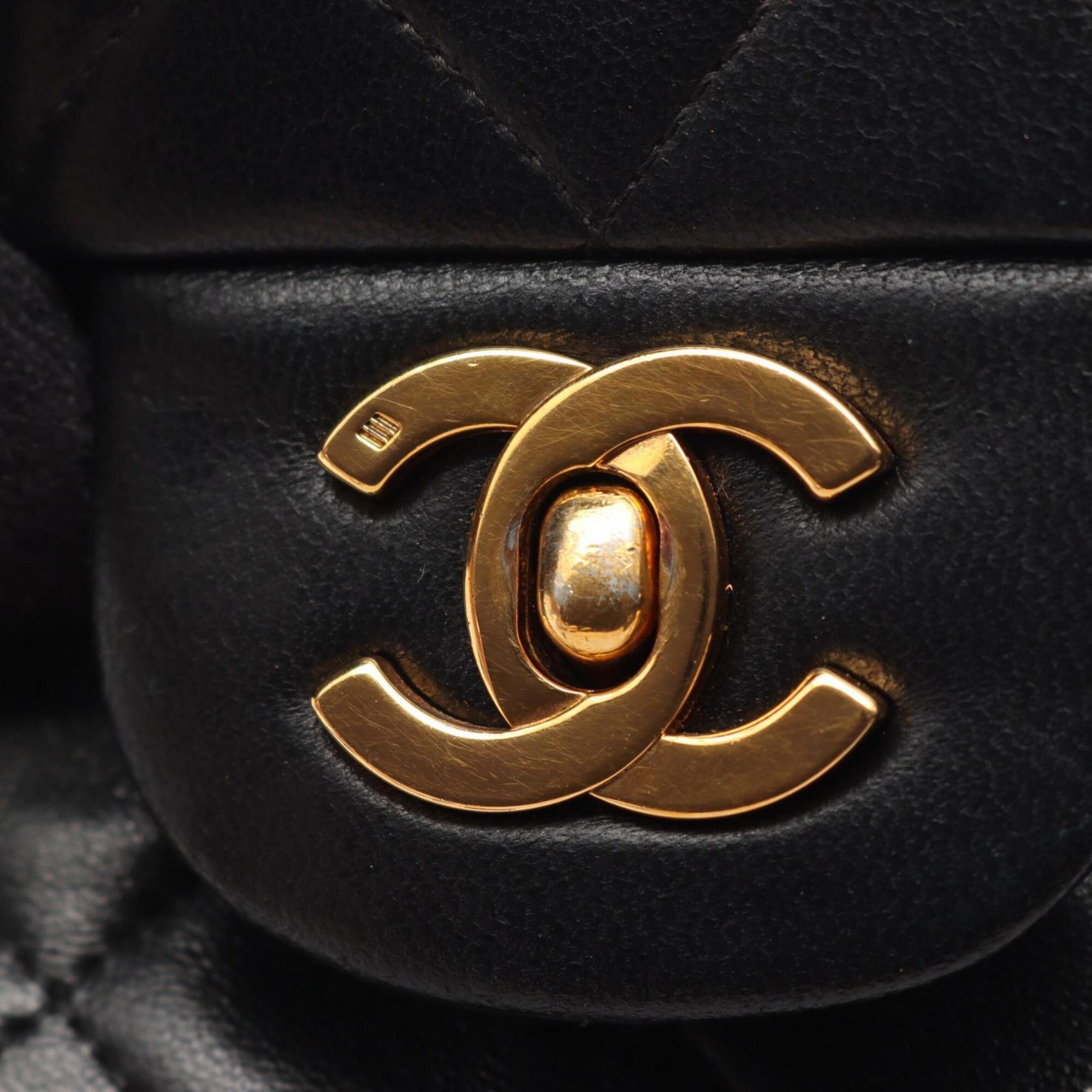 Chanel Black Leather Handbag Shoulder Bag (Pre-Owned)