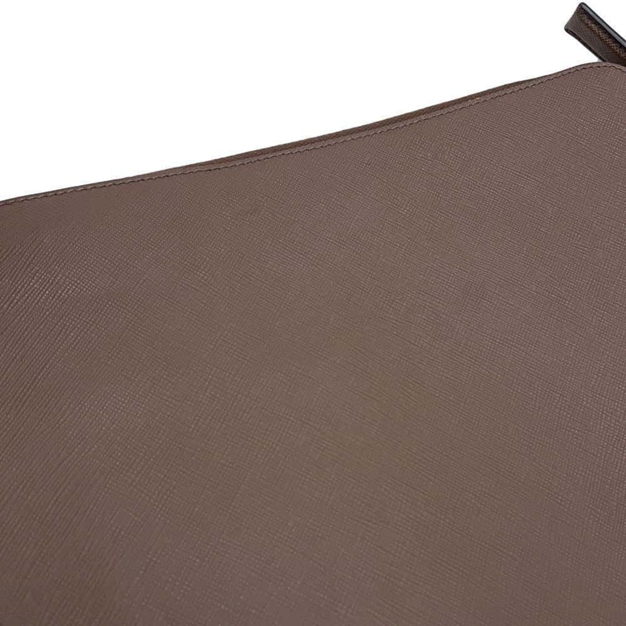Prada Brown Leather Clutch Bag (Pre-Owned)