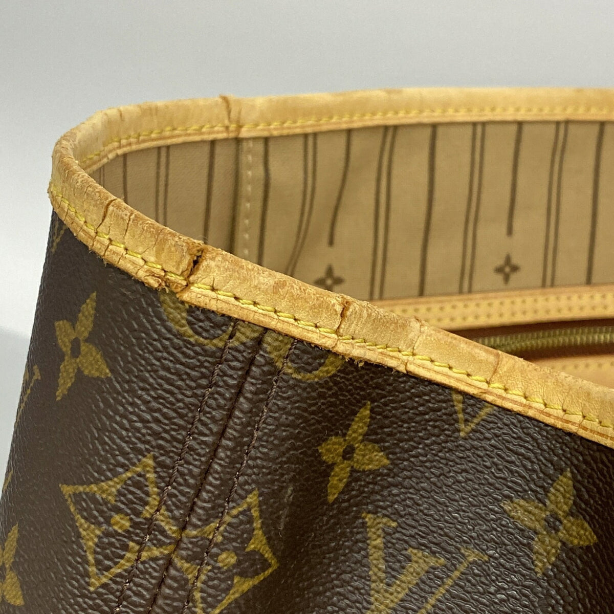 Louis Vuitton Brown Tote Bag (Pre-Owned)