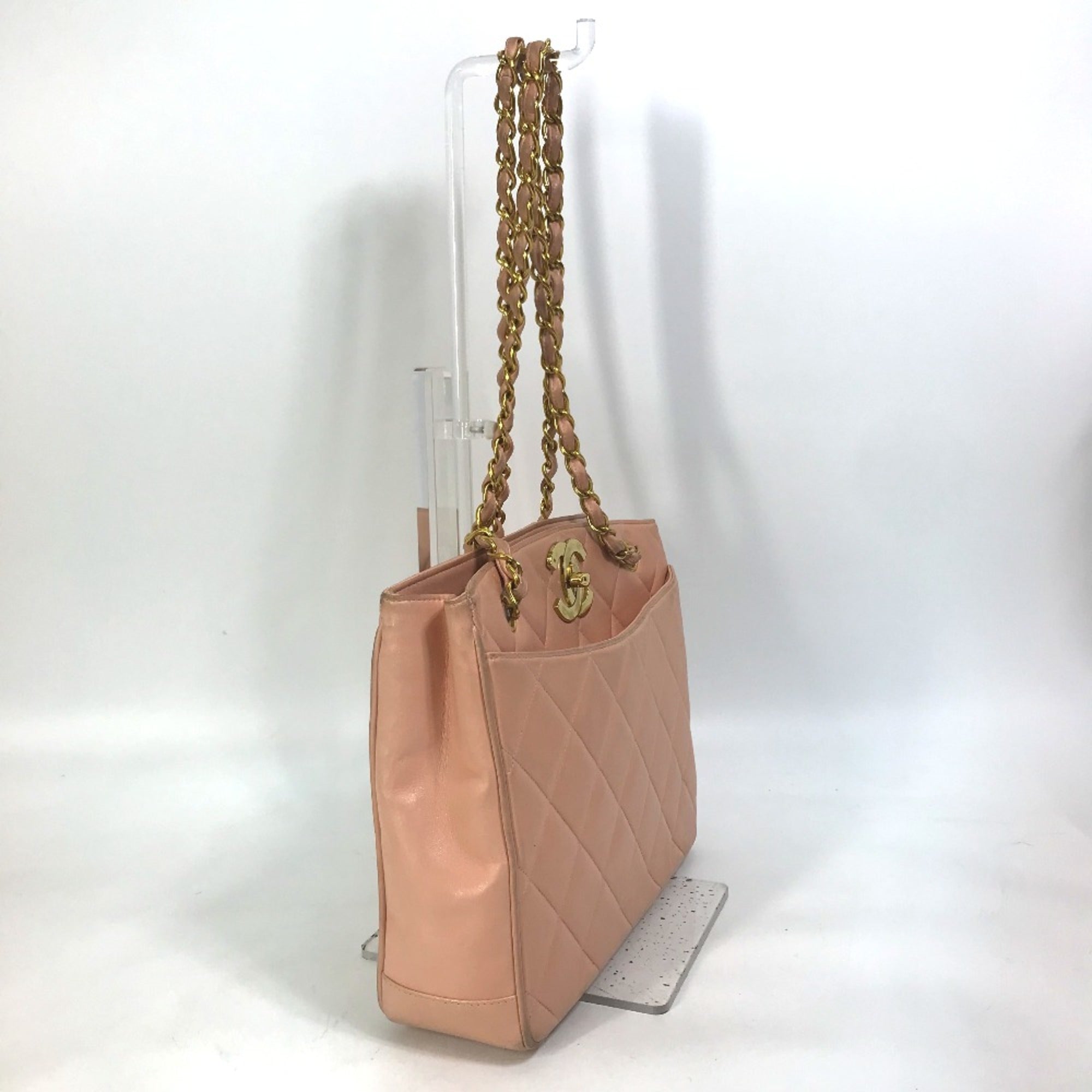 Chanel Pink Leather Shoulder Bag (Pre-Owned)