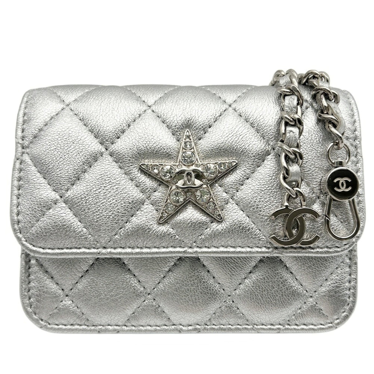 Chanel Matelasse Silver Leather Shoulder Bag (Pre-Owned)