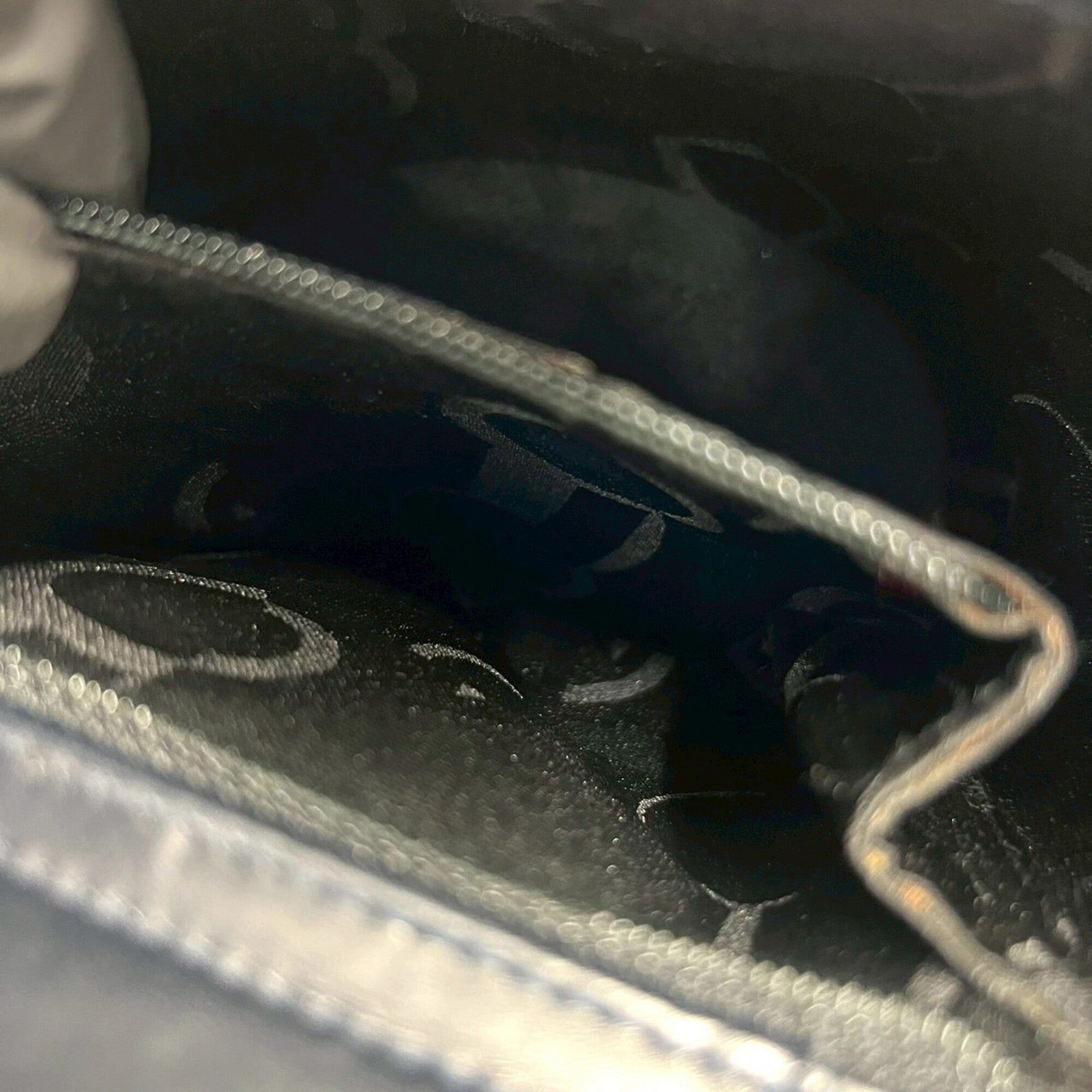Salvatore Ferragamo Navy Leather Handbag (Pre-Owned)