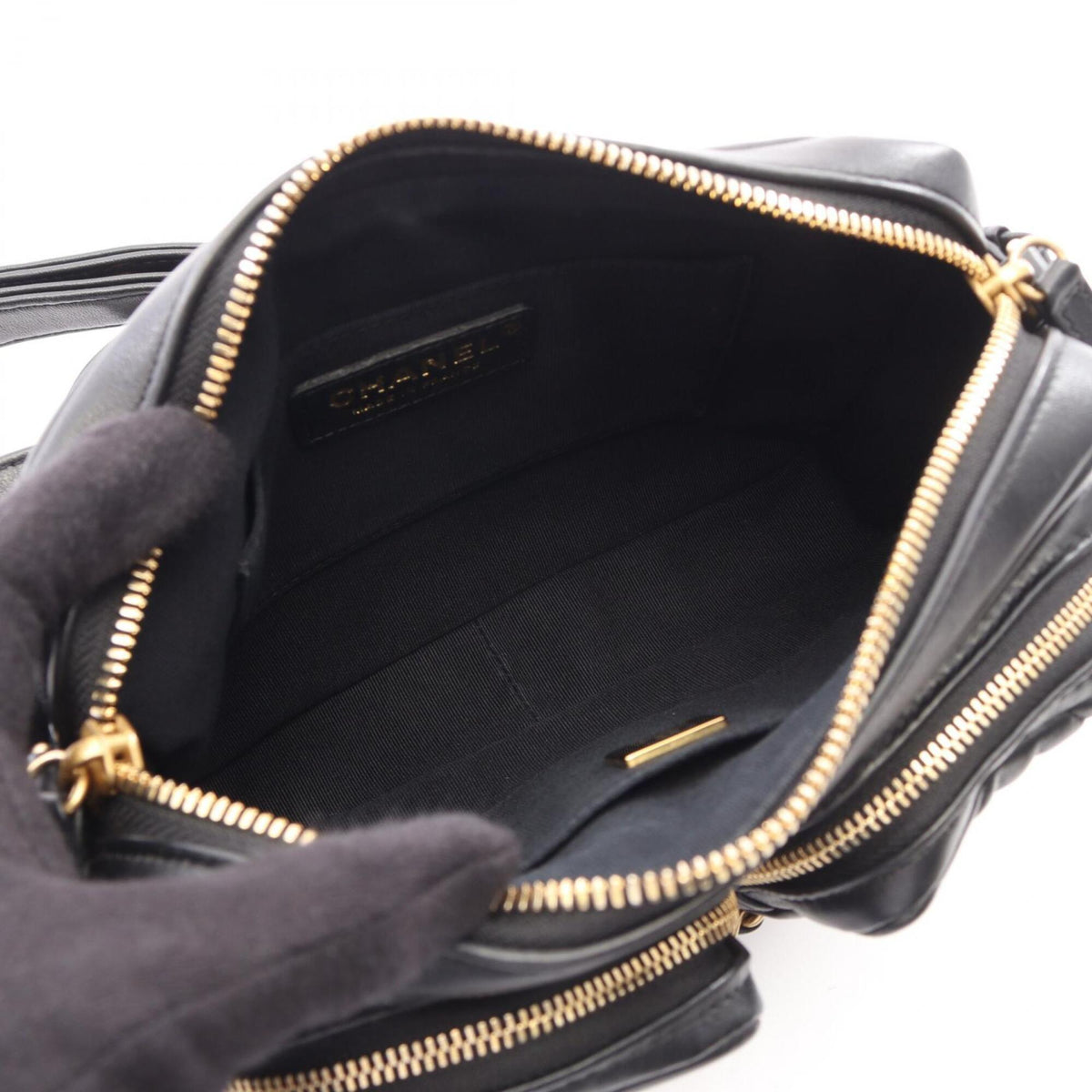 Chanel Black Leather Handbag Shoulder Bag (Pre-Owned)