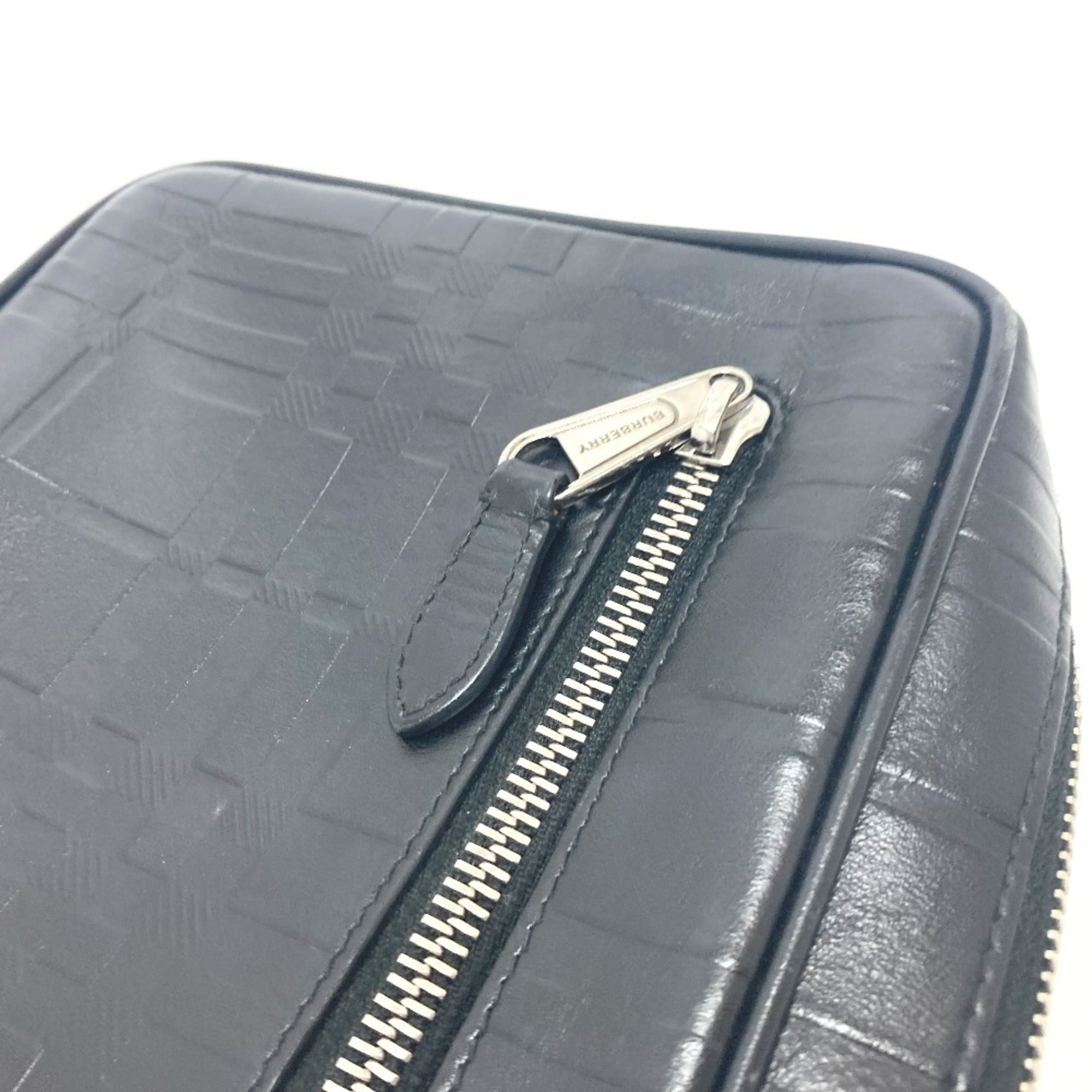 Burberry Black Leather Clutch Bag (Pre-Owned)