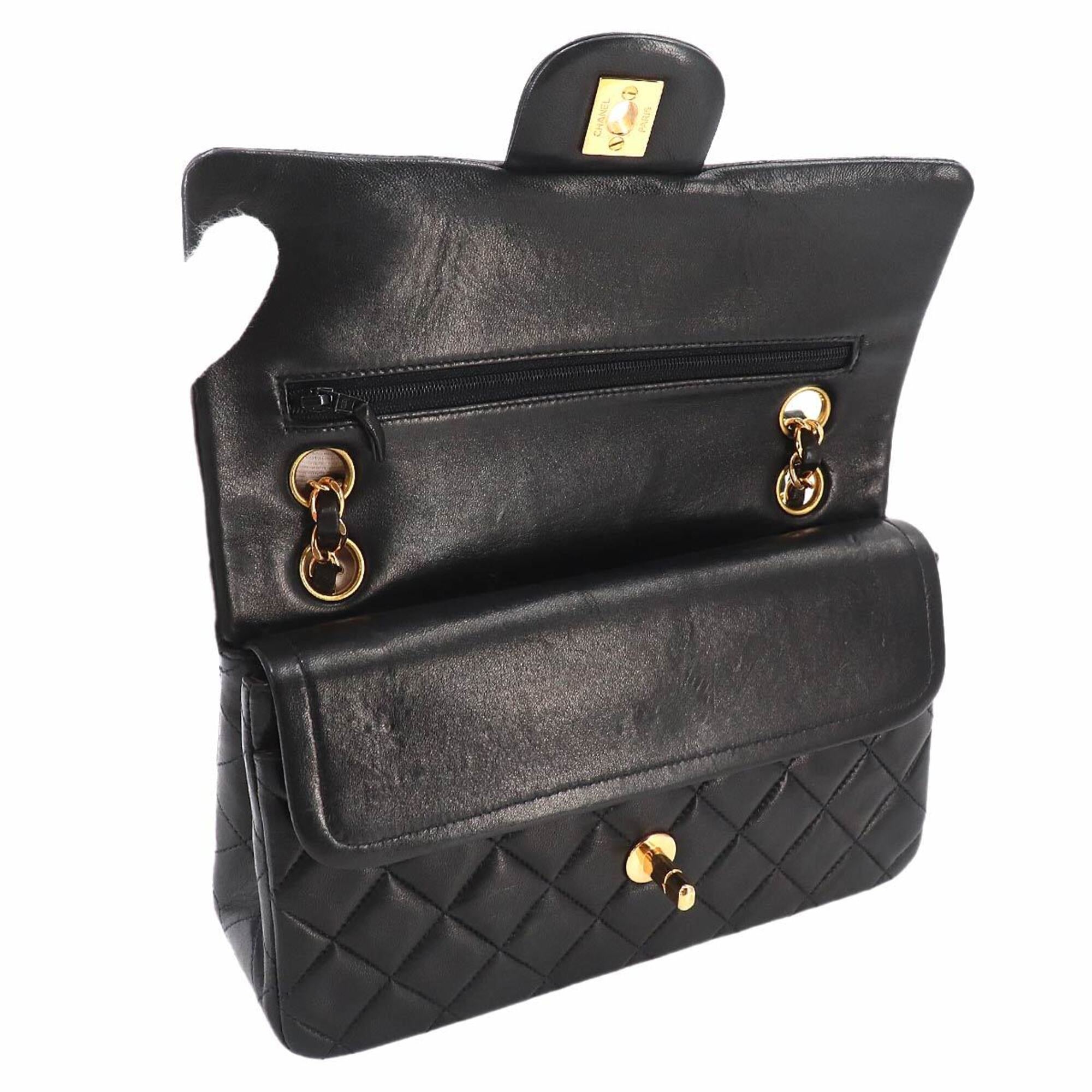 Chanel Matelasse Black Leather Handbag Shoulder Bag (Pre-Owned)