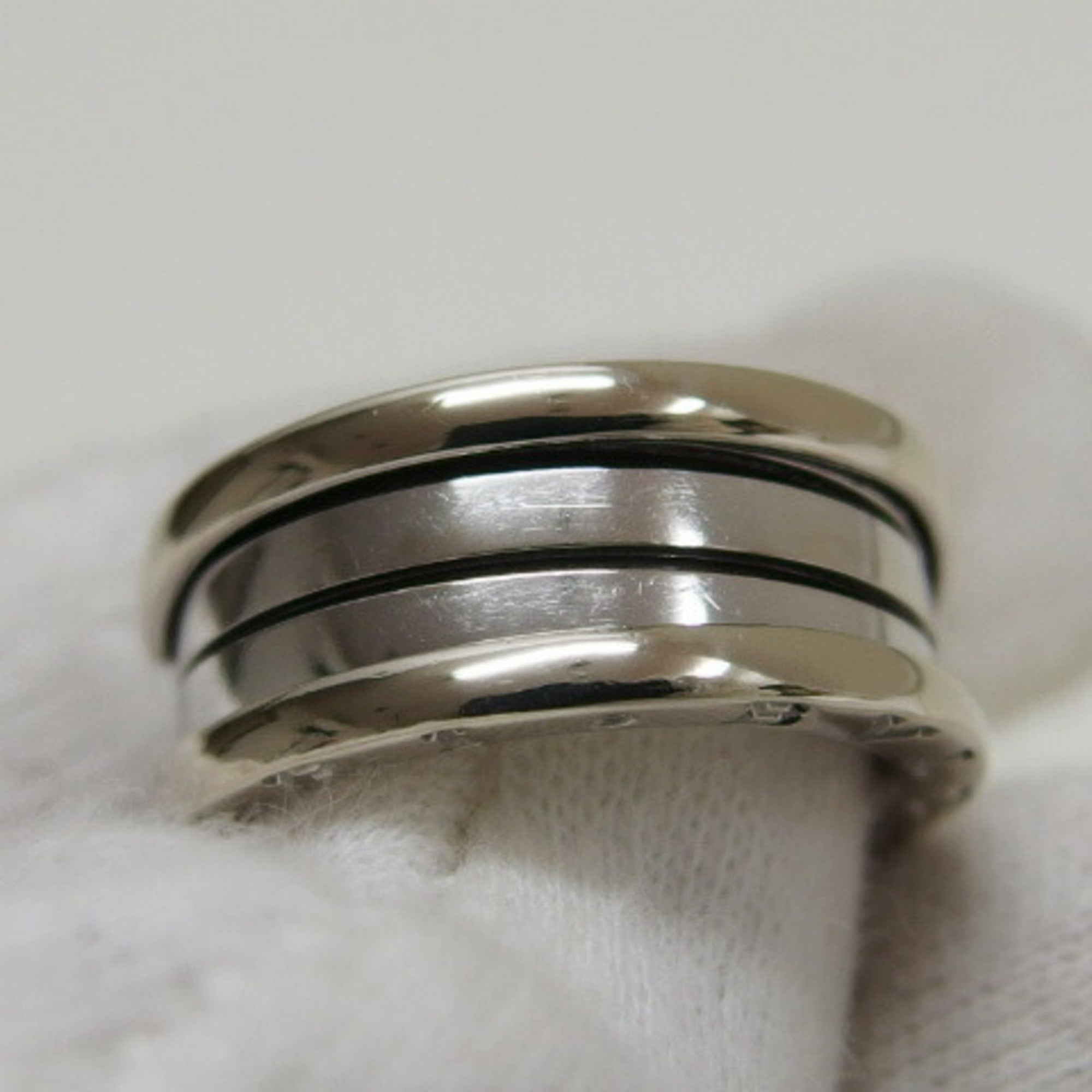 Bvlgari White Gold (18K) Band Ring (Pre-Owned)