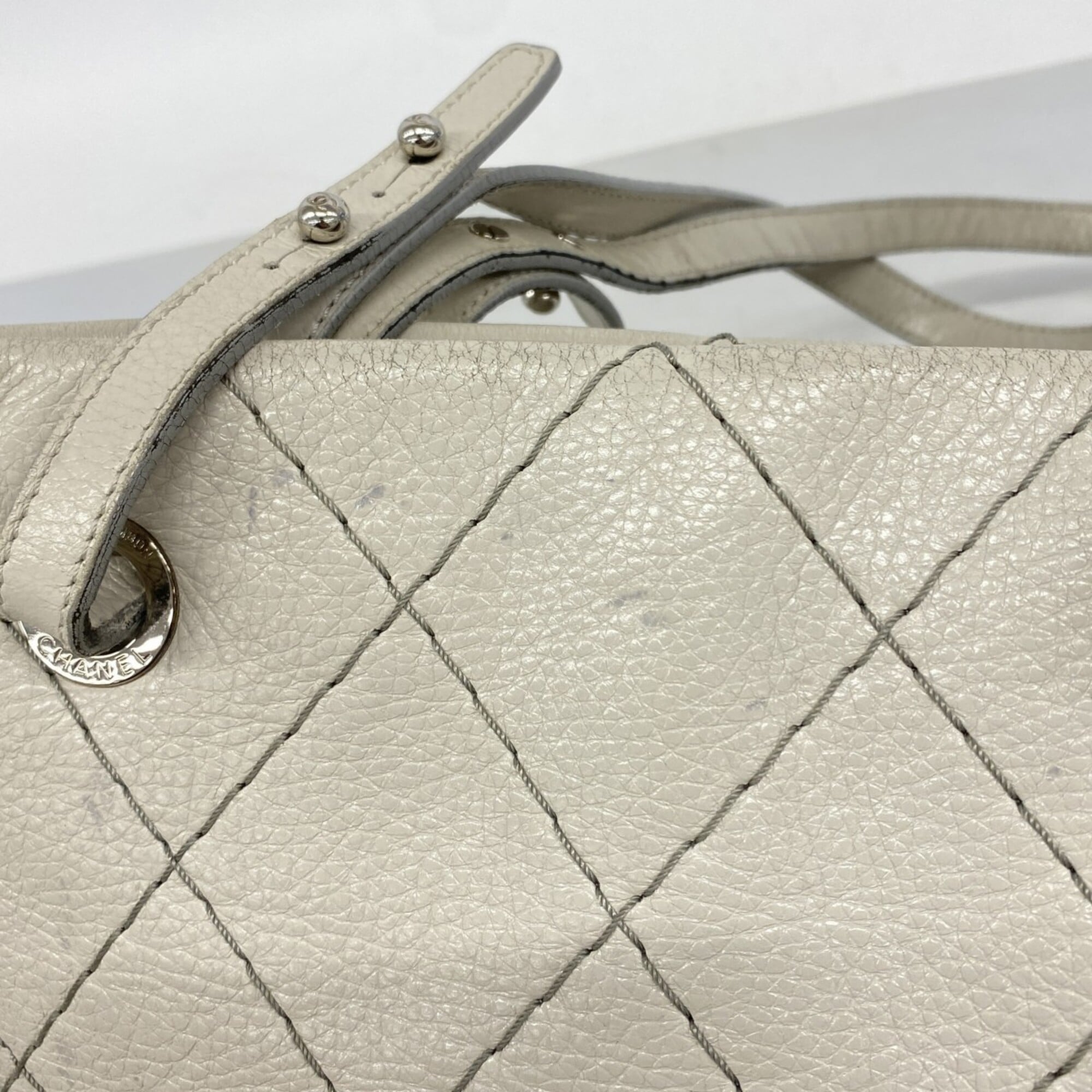 Chanel Gray Leather Tote Bag (Pre-Owned)