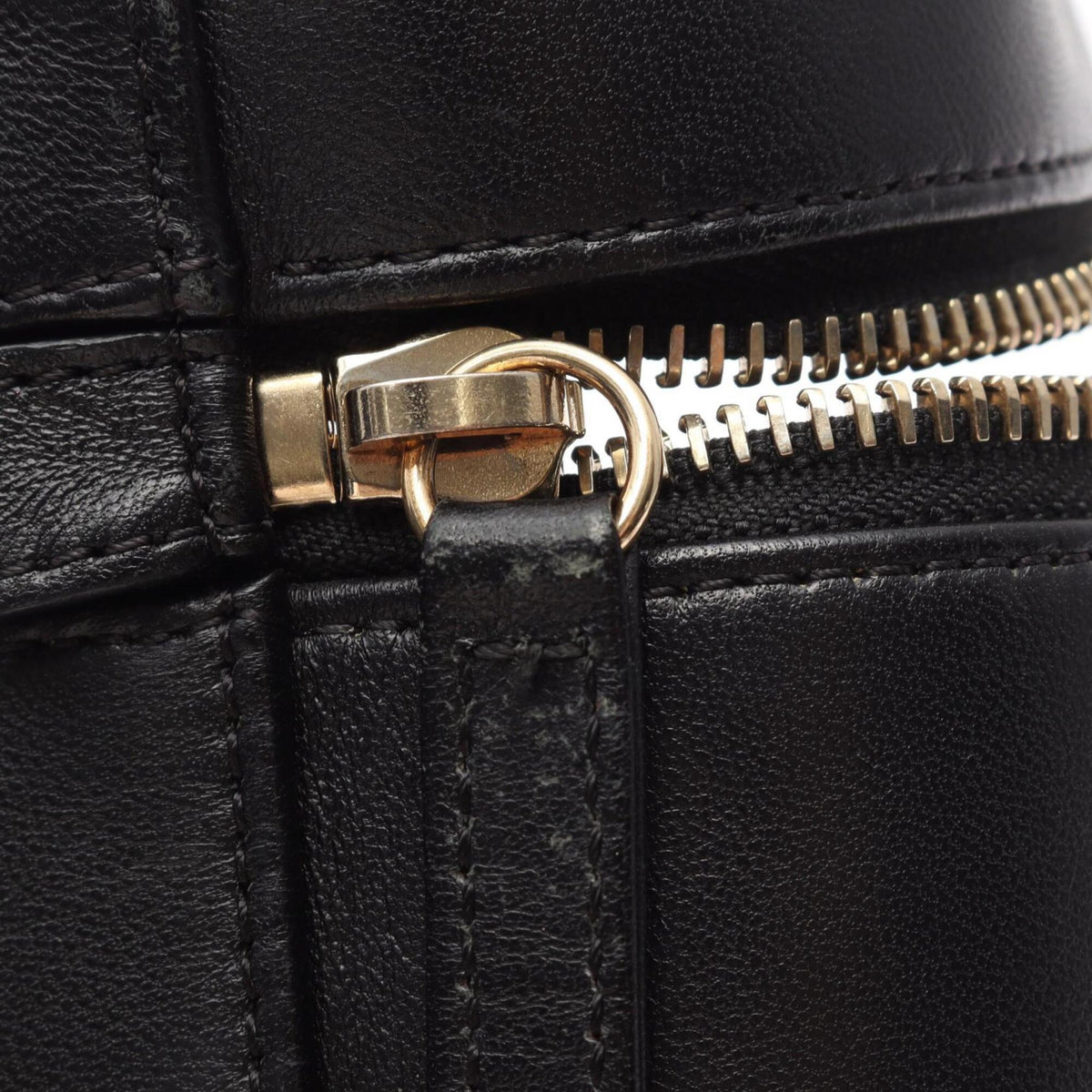 Chanel Black Leather Handbag (Pre-Owned)
