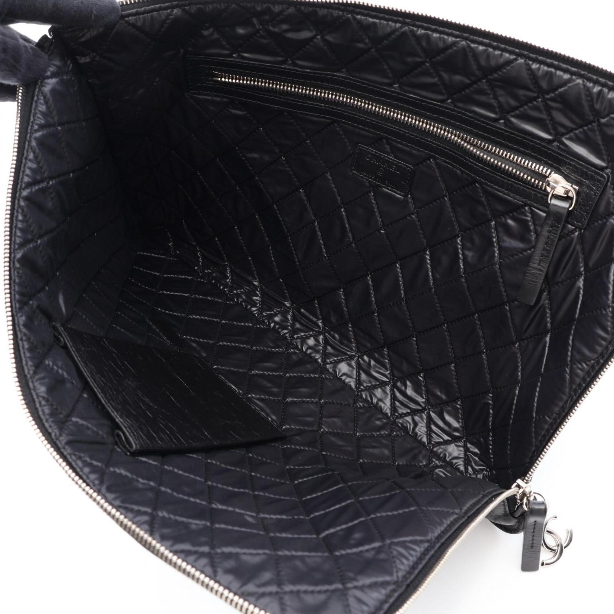 Chanel Black Leather Clutch Bag Handbag (Pre-Owned)