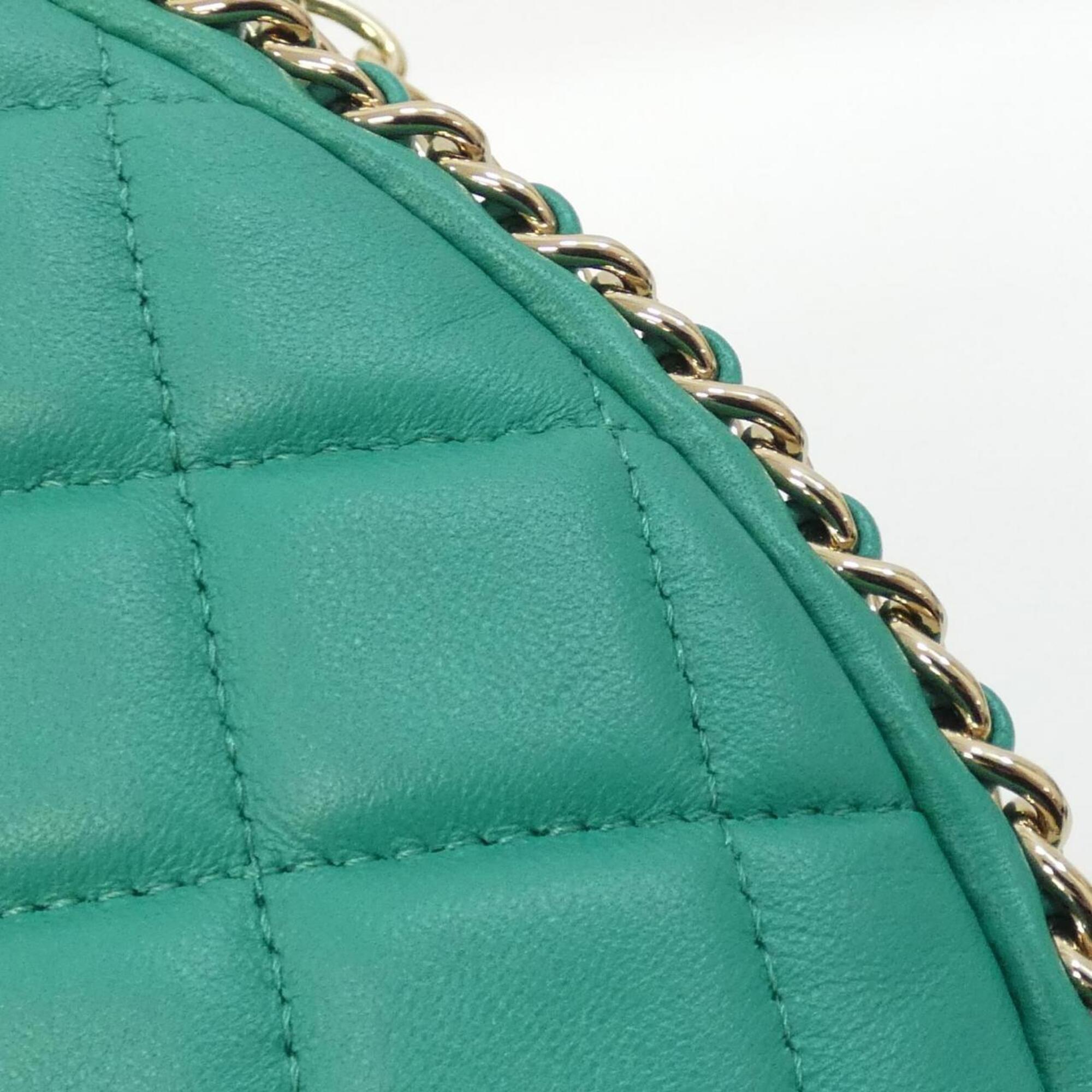 Chanel Green Leather Shoulder Bag (Pre-Owned)