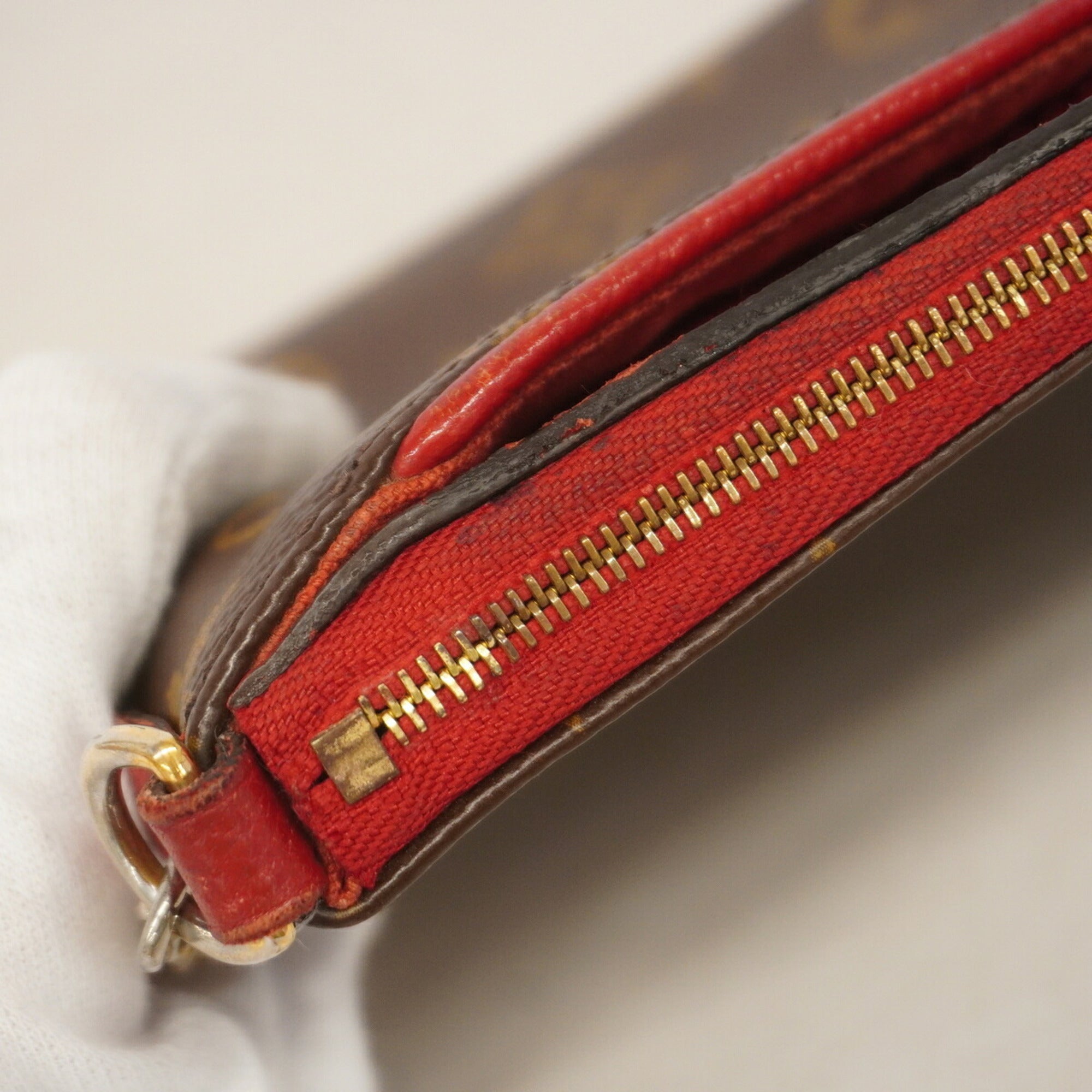 Louis Vuitton Brown Handbag (Pre-Owned)