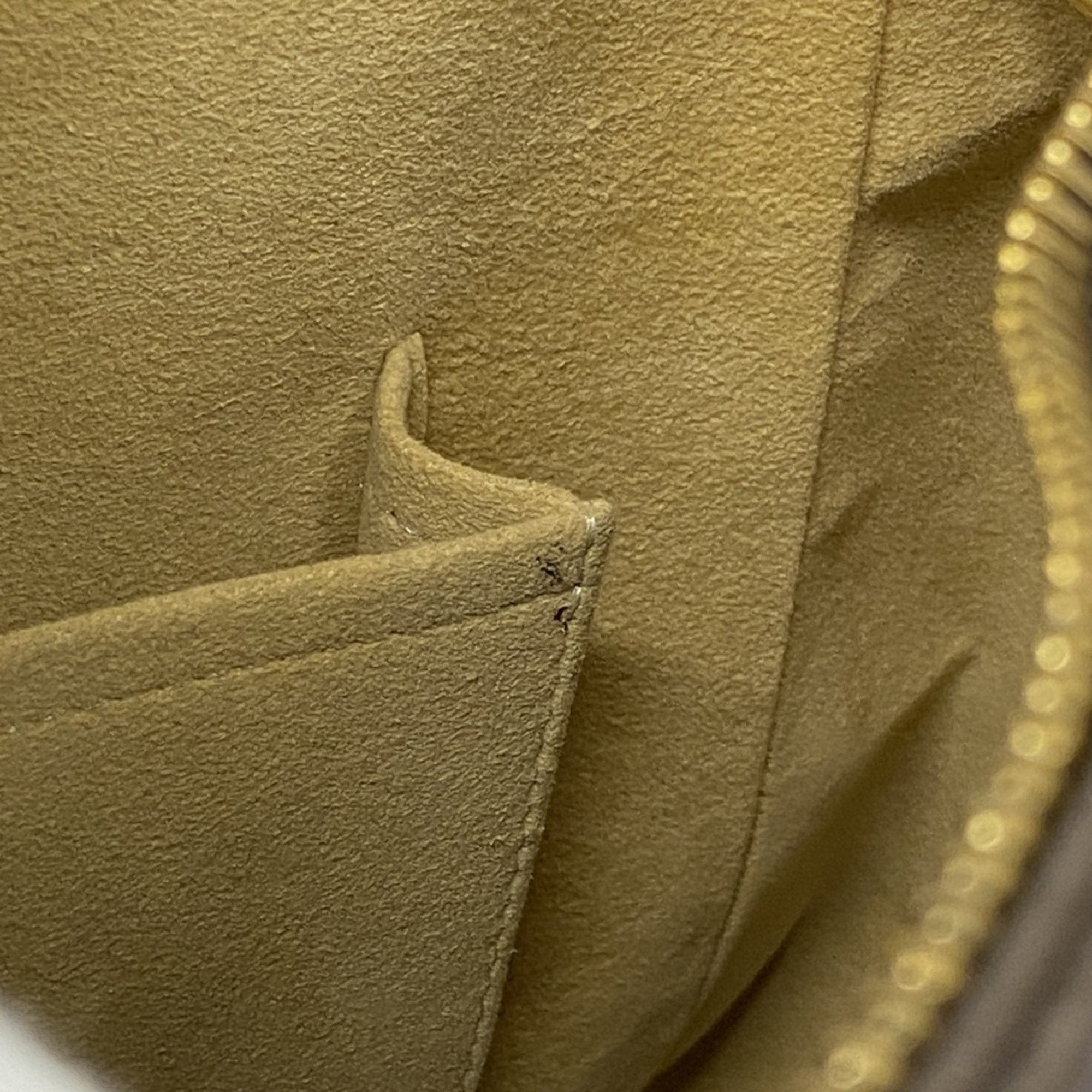 Louis Vuitton Brown Shoulder Bag (Pre-Owned)