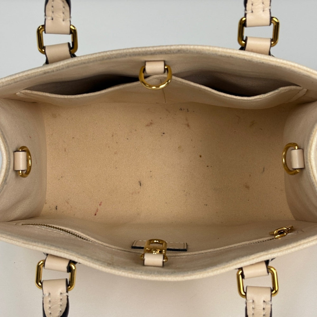 Louis Vuitton White Monogram Empreinte Handbag (Pre-Owned)