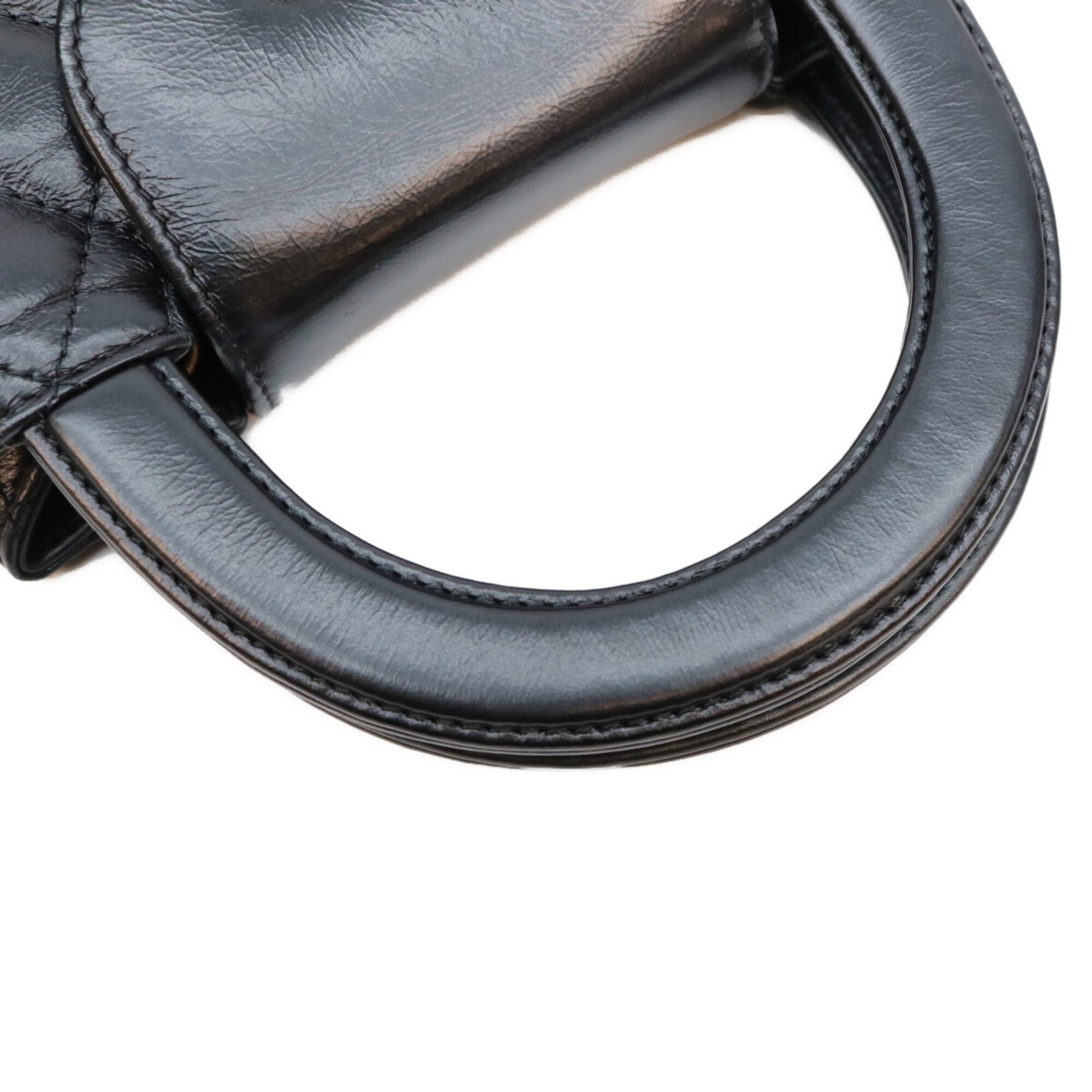 Chanel Black Leather Shoulder Bag (Pre-Owned)