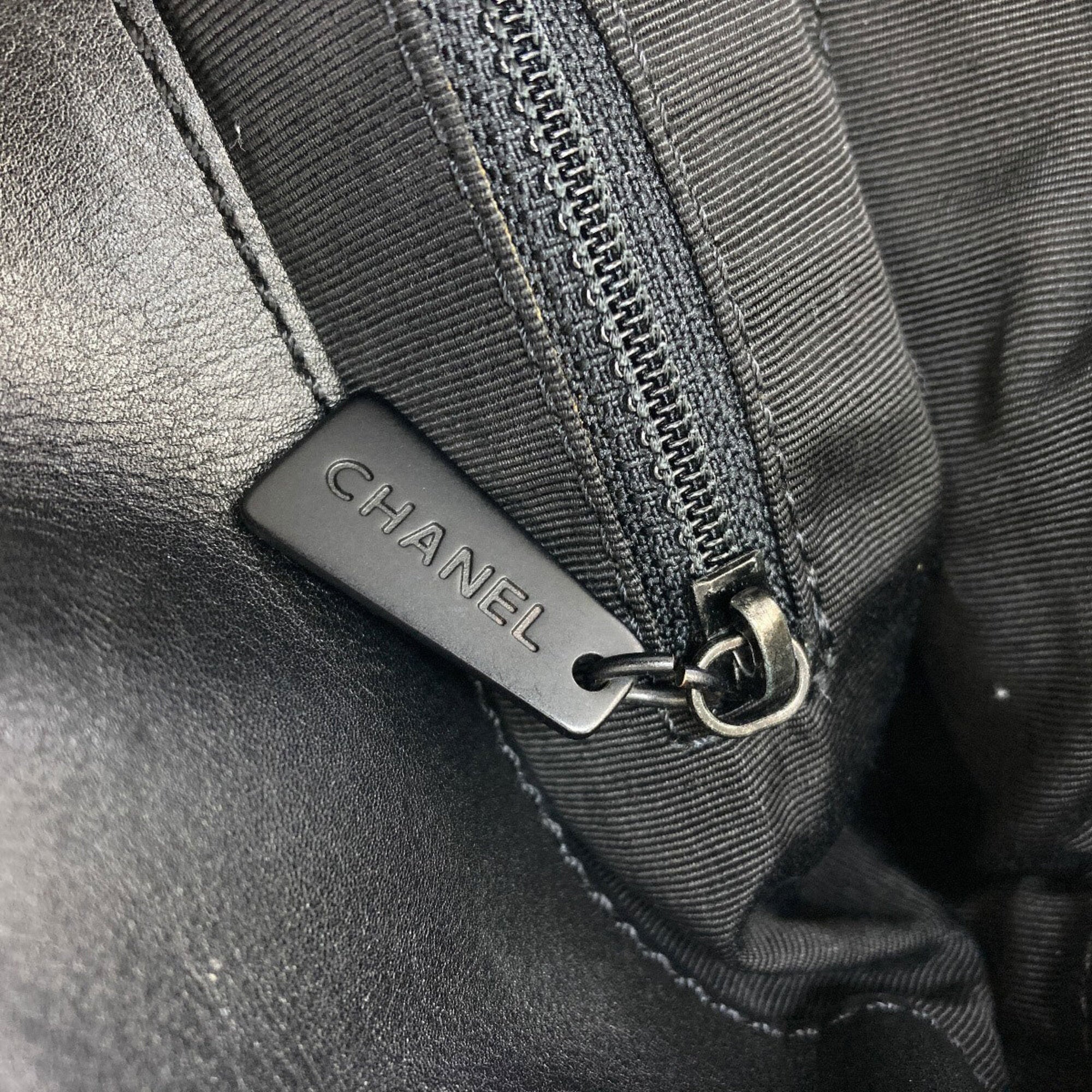 Chanel Black Leather Tote Bag (Pre-Owned)
