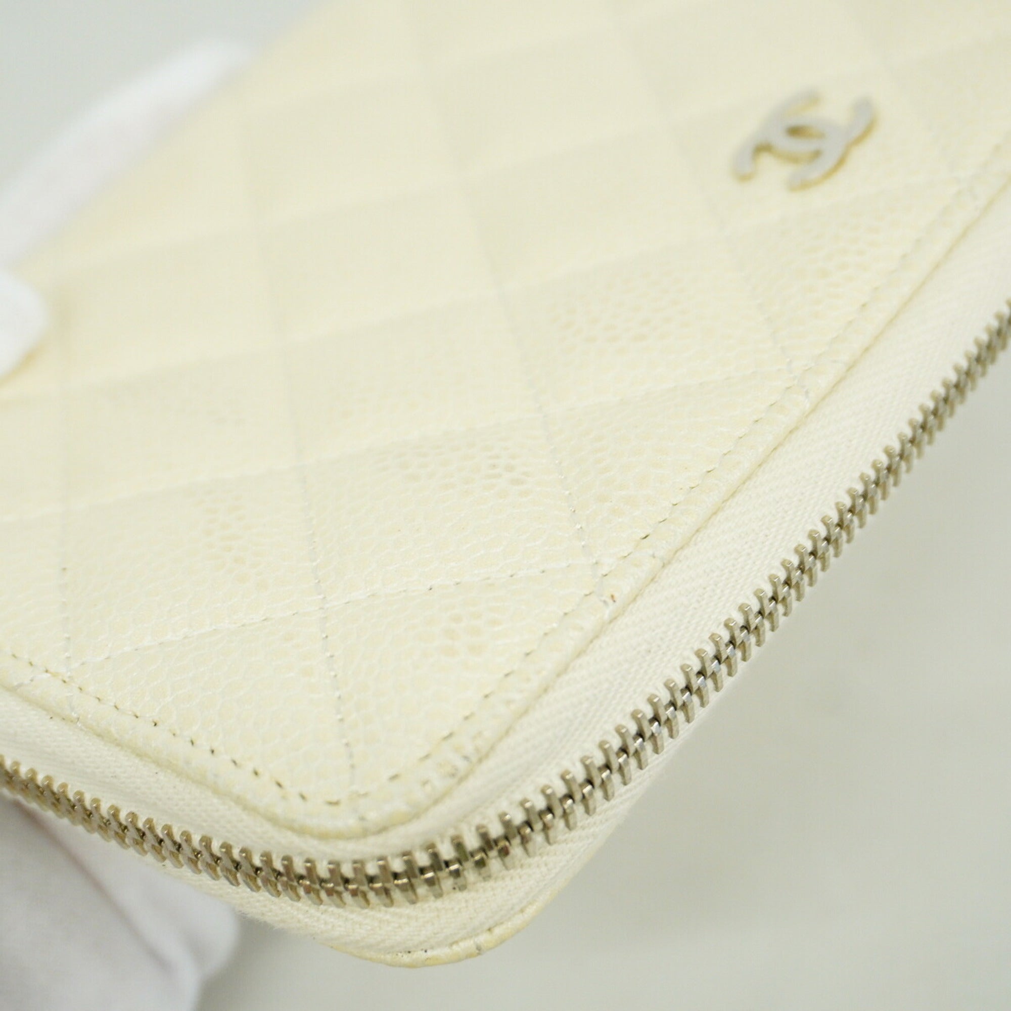 Chanel Ivory Grained Calfskin Long Wallet (Bi-Fold) (Pre-Owned)