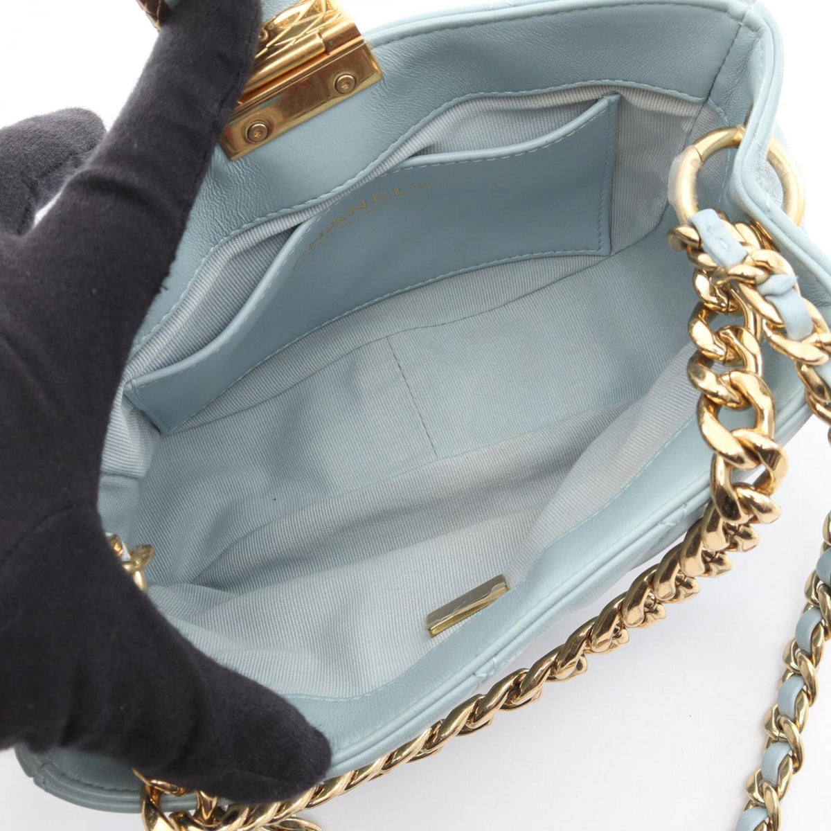 Chanel Matelasse Blue Leather Shoulder Bag (Pre-Owned)