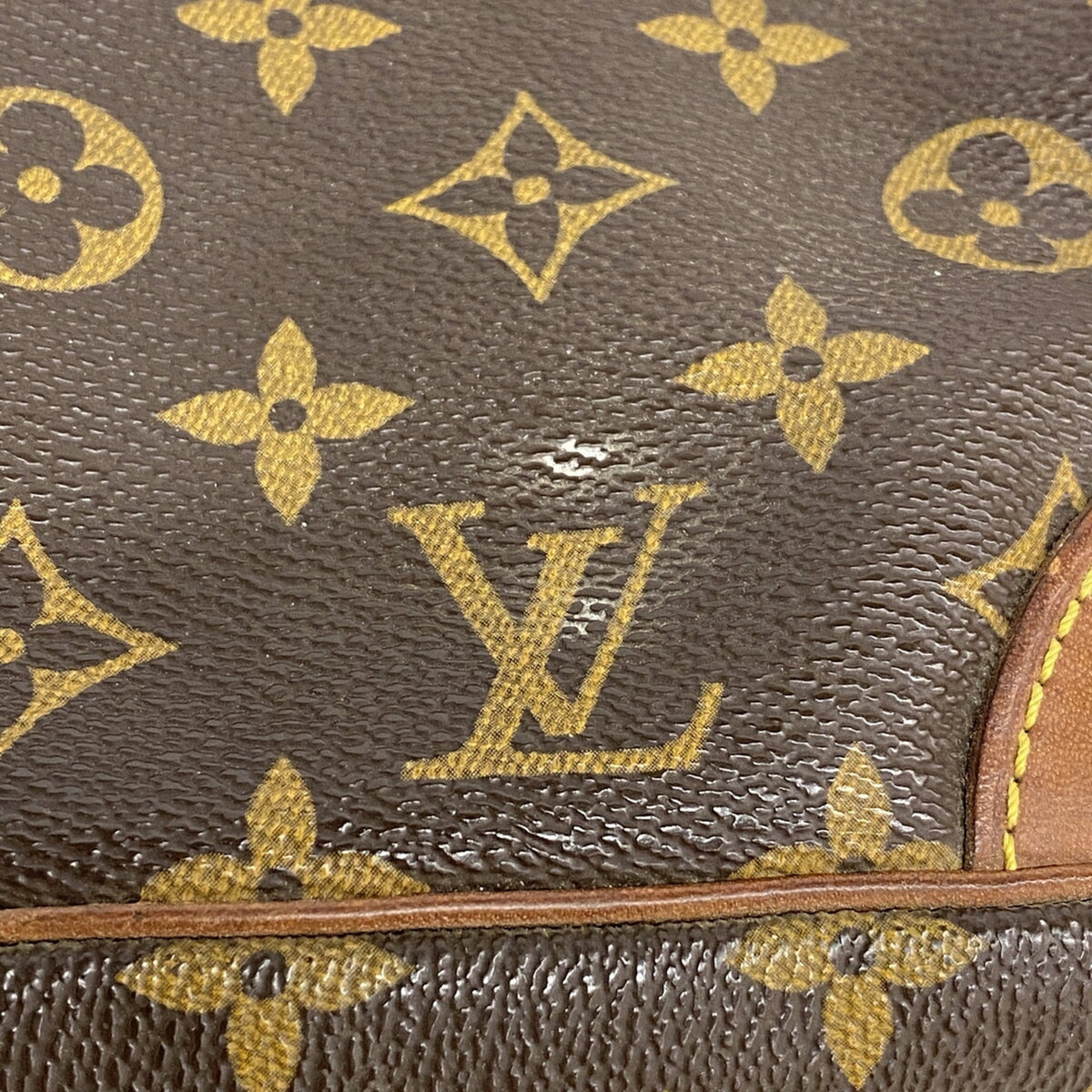 Louis Vuitton Brown Clutch Bag (Pre-Owned)