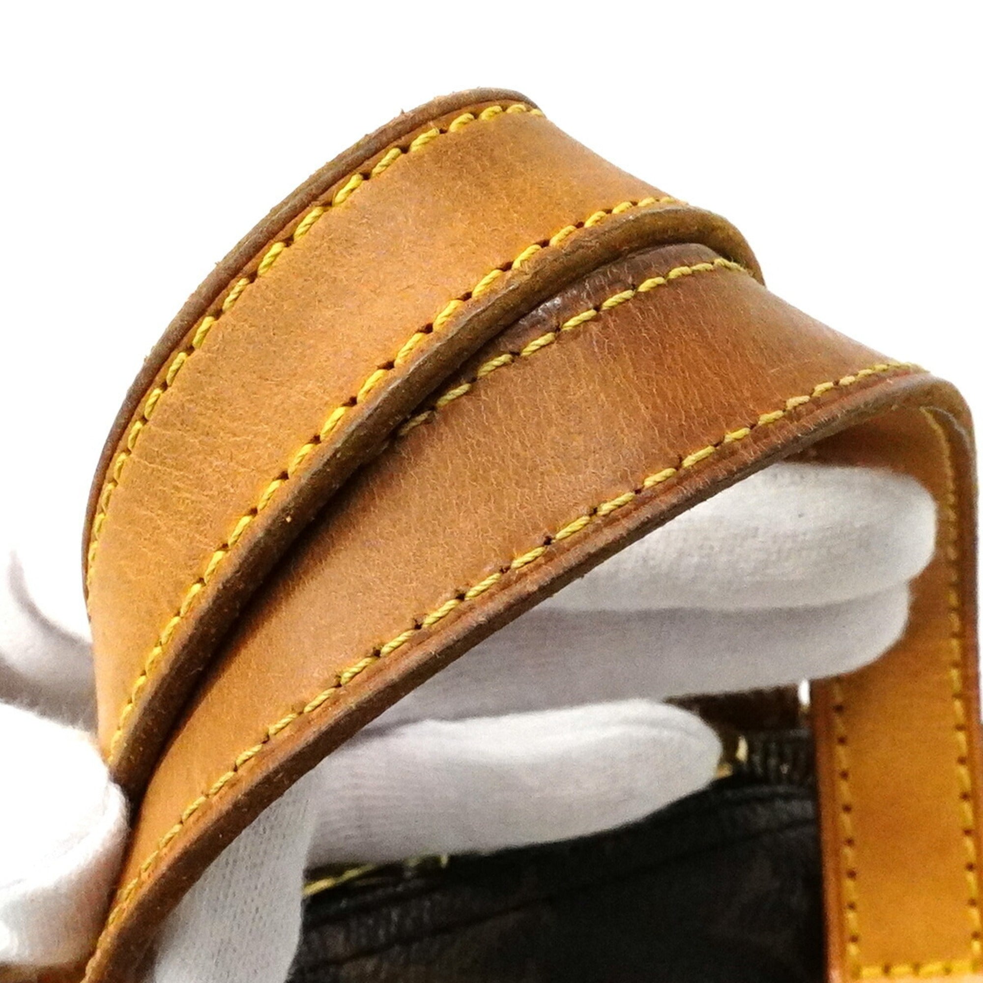 Louis Vuitton Brown Handbag (Pre-Owned)