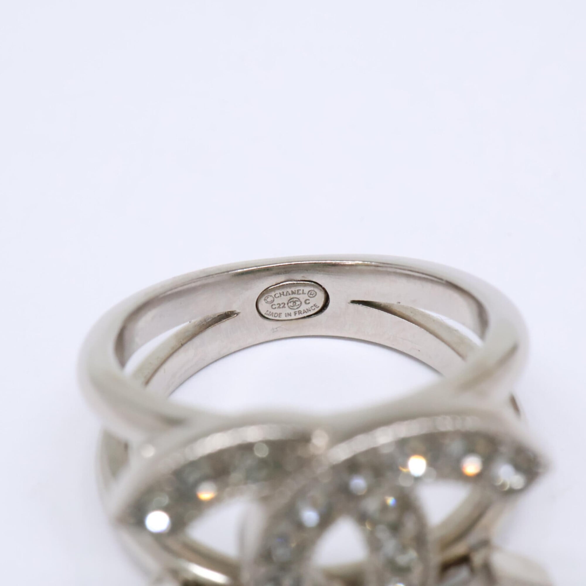 Chanel Silver Metal Band Ring (Pre-Owned)