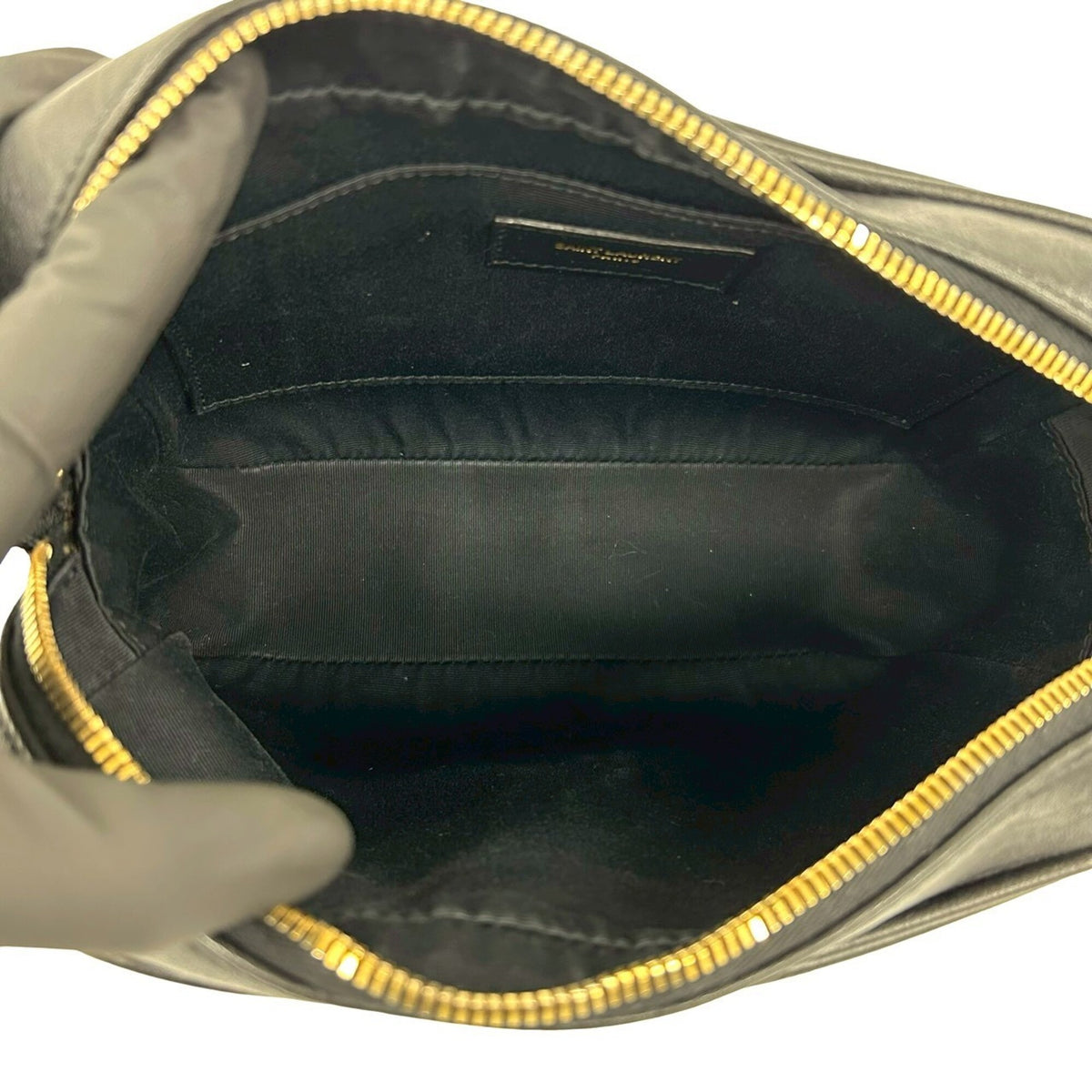 Saint Laurent Black Leather Pochette Shoulder Bag (Pre-Owned)