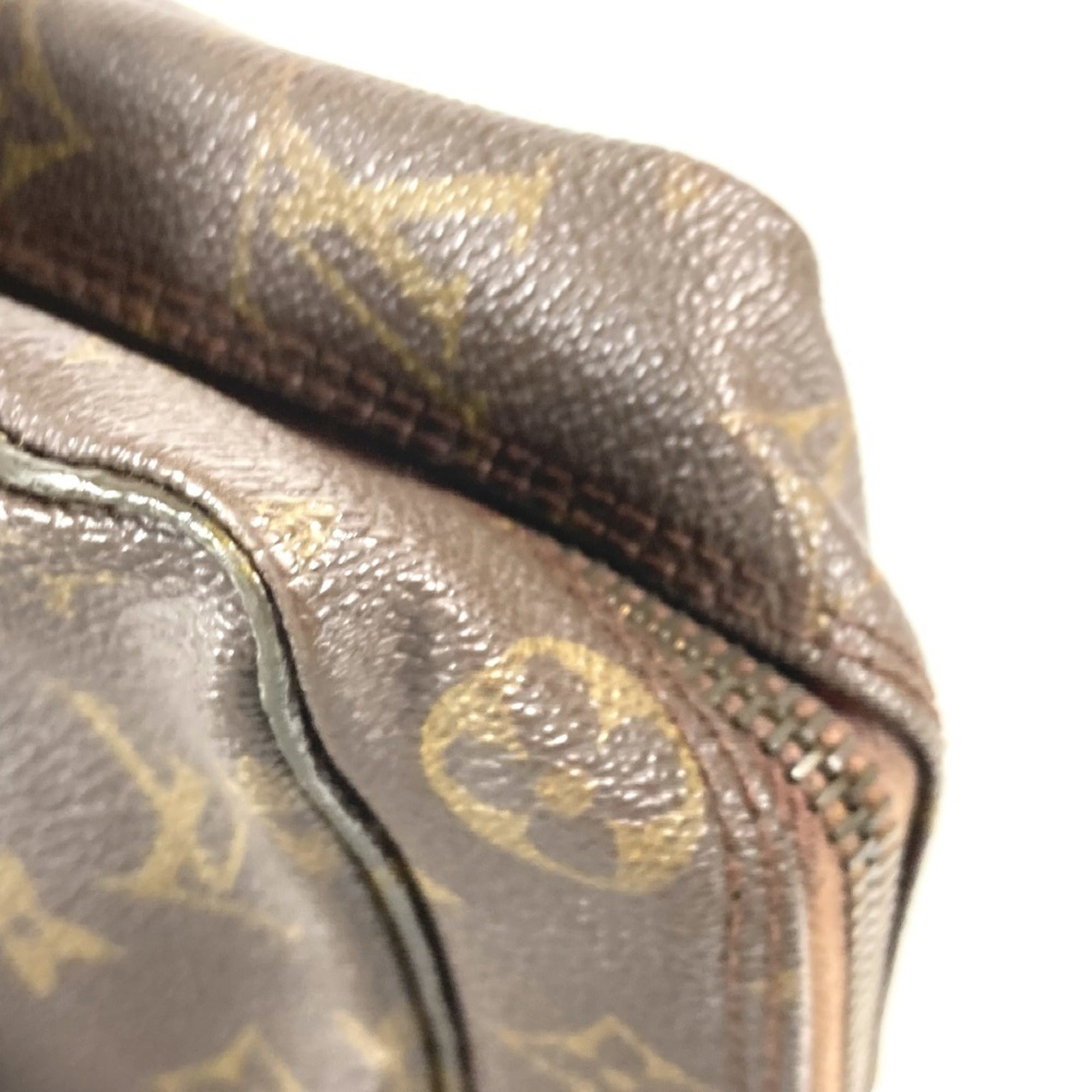 Louis Vuitton Brown Monogram Monogram Pouch (Pre-Owned)