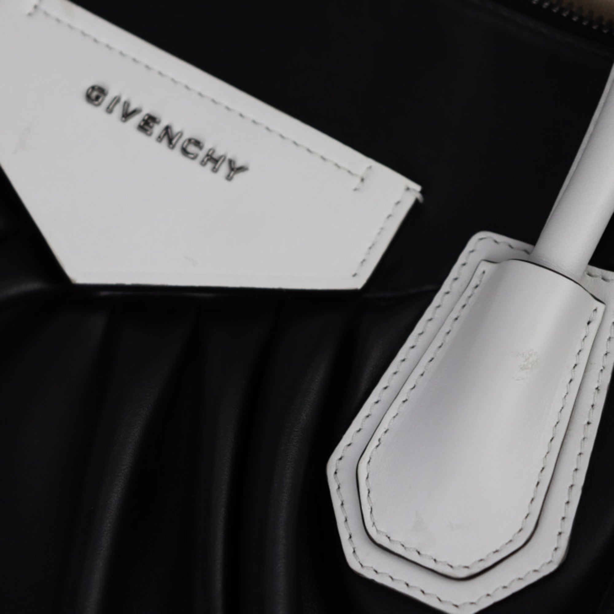 Givenchy Black White Leather Handbag Shoulder Bag Tote Bag (Pre-Owned)