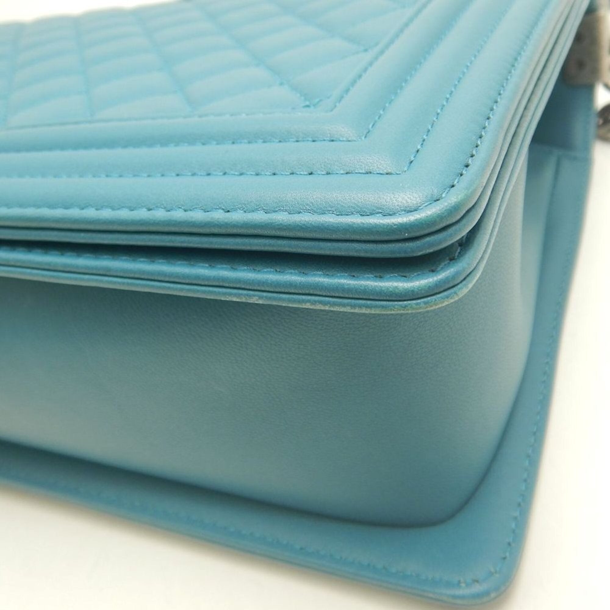 Chanel Matelasse Blue Leather Shoulder Bag (Pre-Owned)