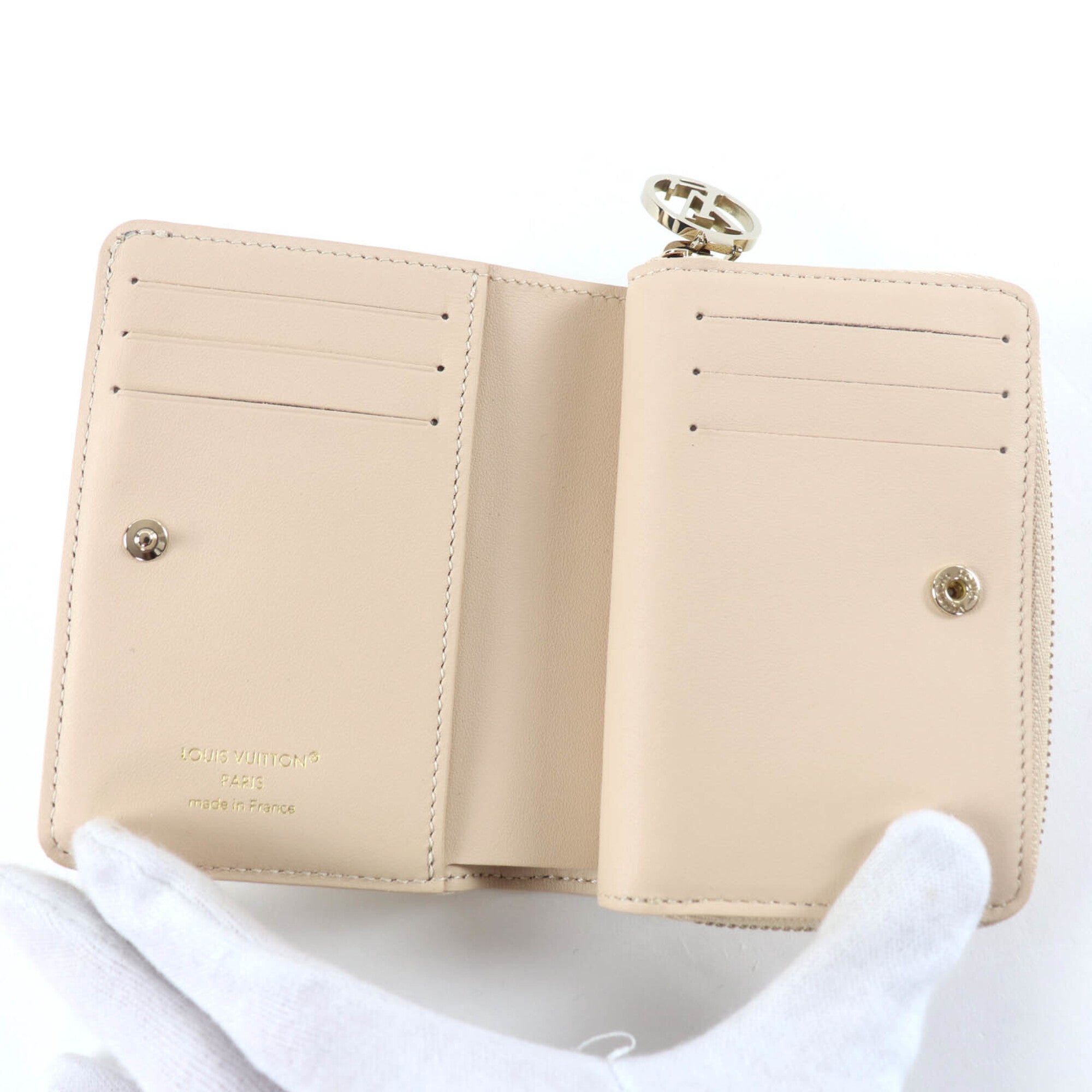 Louis Vuitton Beige Leather Wallet (Bi-Fold) (Pre-Owned)