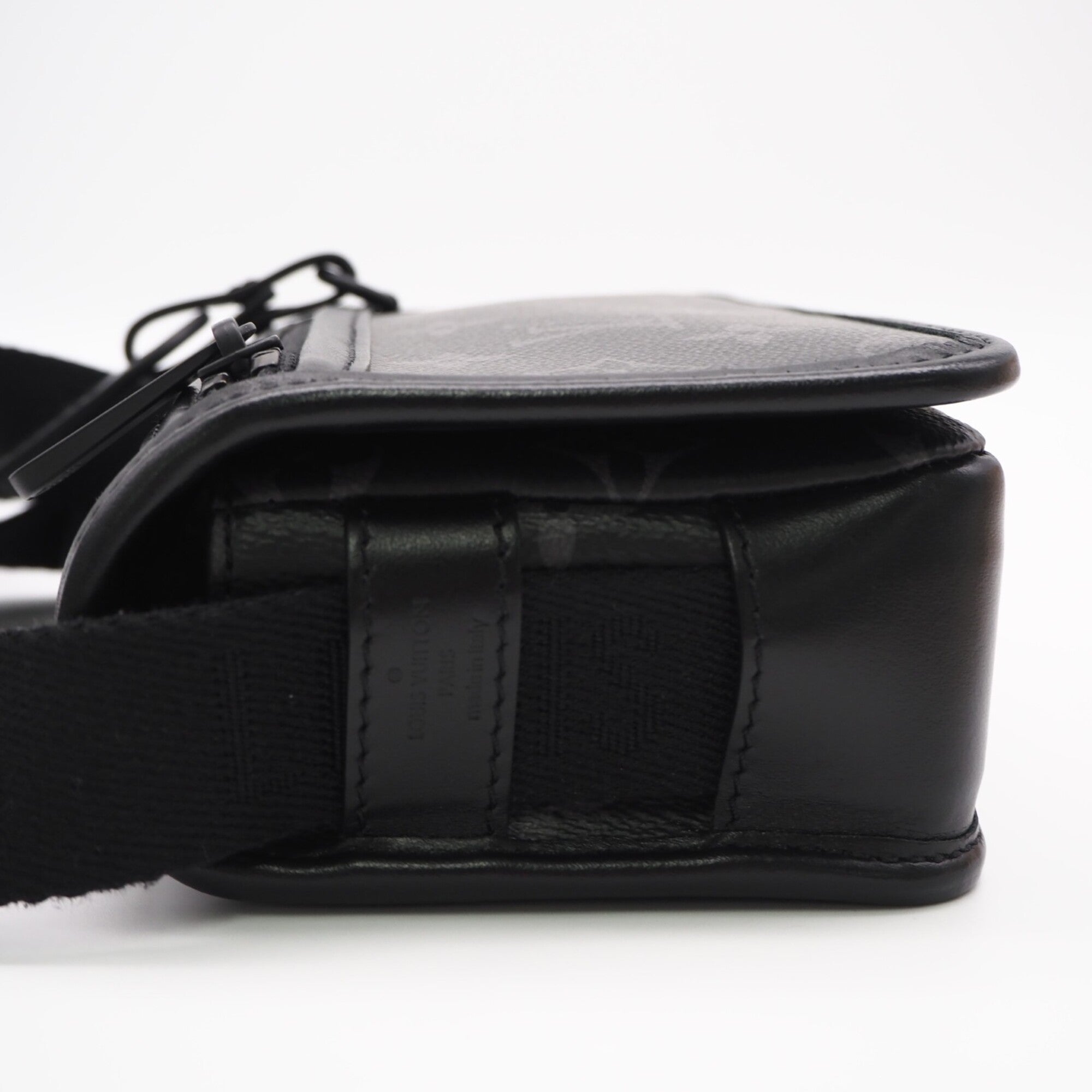 Louis Vuitton Monogram Eclipse Black Gray Coated Canvas Leather Shoulder Bag (Pre-Owned)