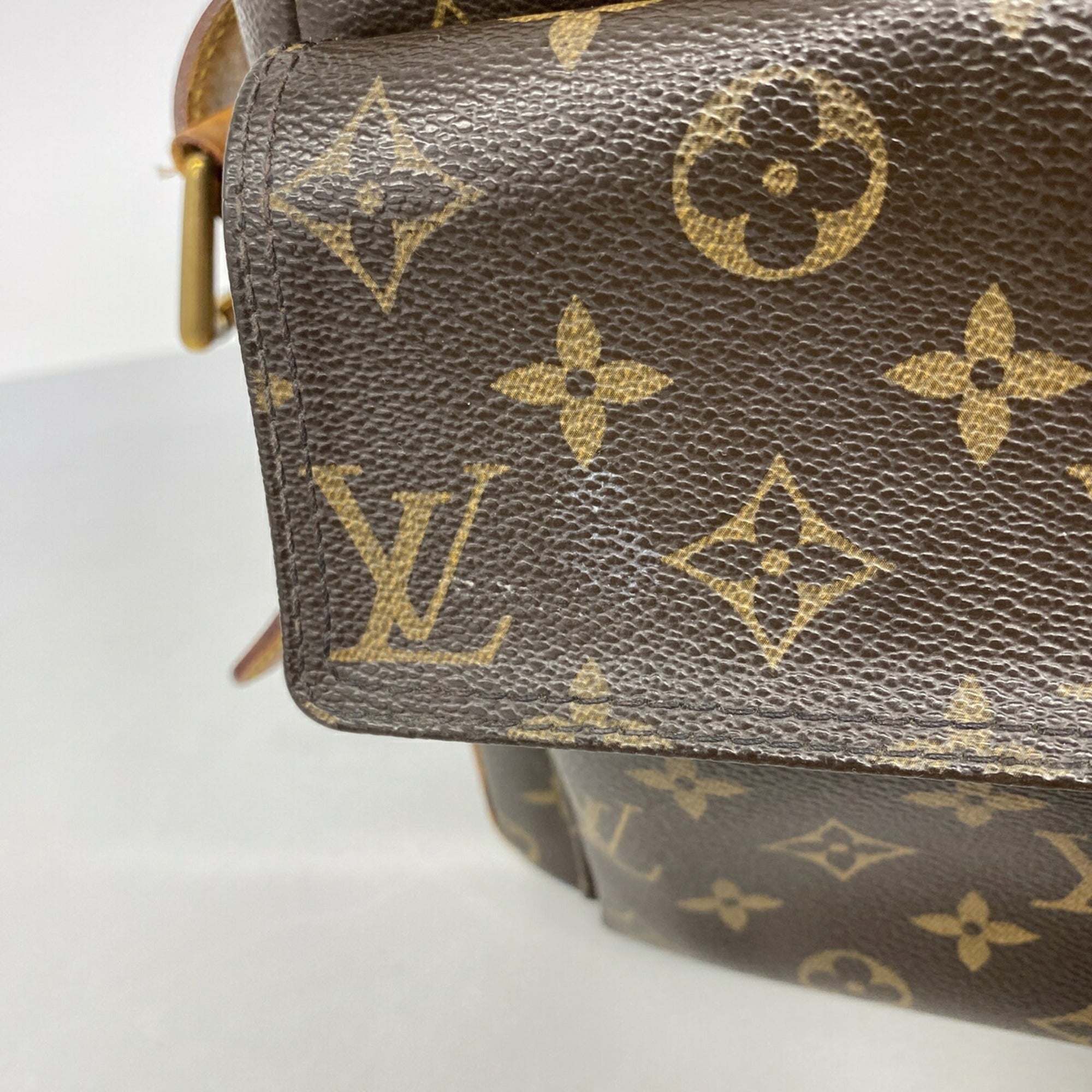 Louis Vuitton Brown Shoulder Bag (Pre-Owned)