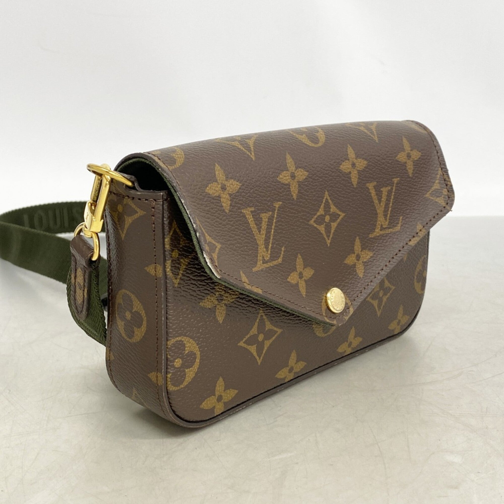 Louis Vuitton Brown Shoulder Bag (Pre-Owned)