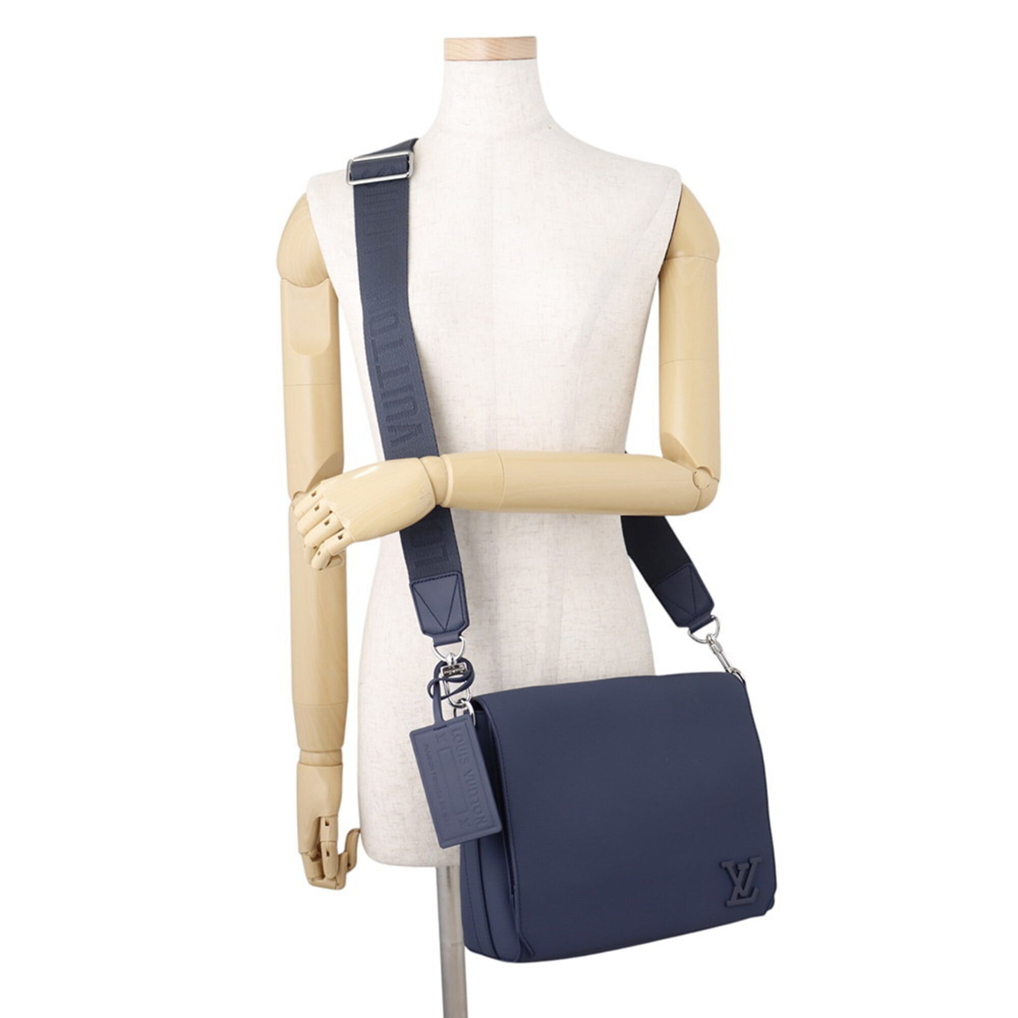 Louis Vuitton Navy Leather Handbag Shoulder Bag (Pre-Owned)